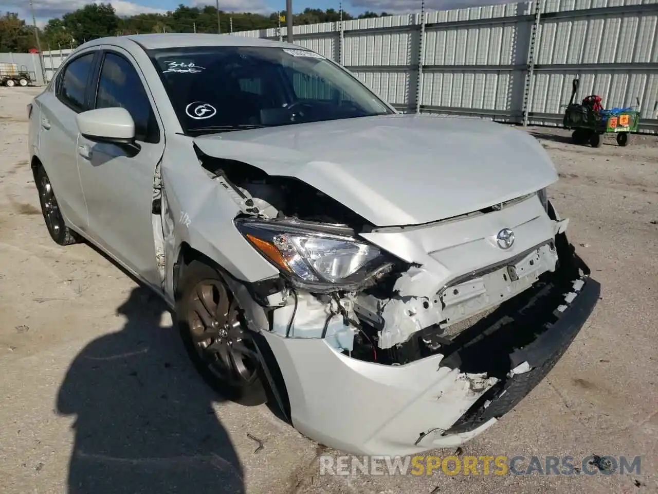 1 Photograph of a damaged car 3MYDLBYV7KY516841 TOYOTA YARIS 2019