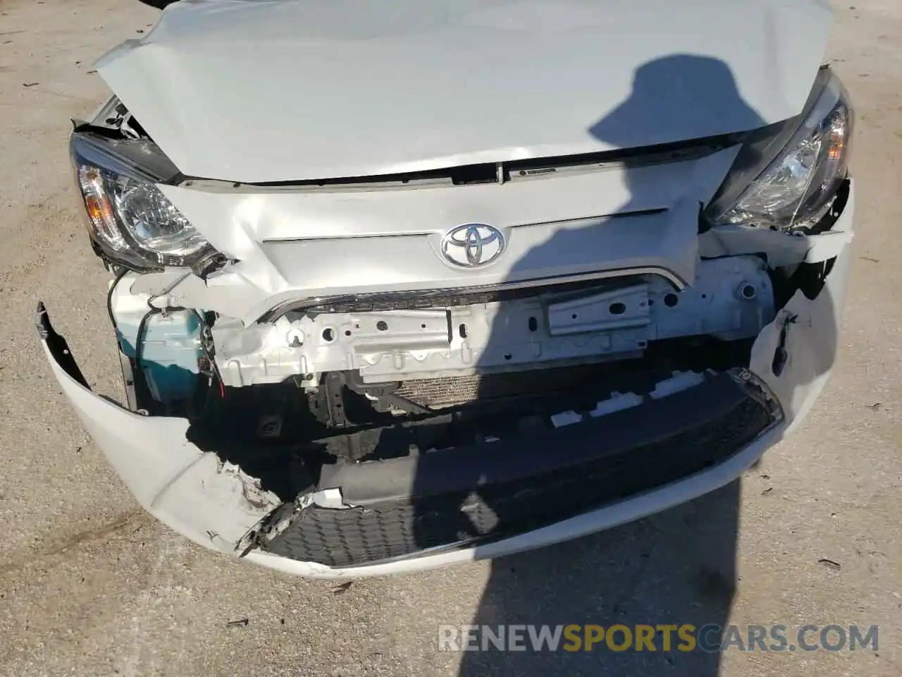 9 Photograph of a damaged car 3MYDLBYV7KY516841 TOYOTA YARIS 2019