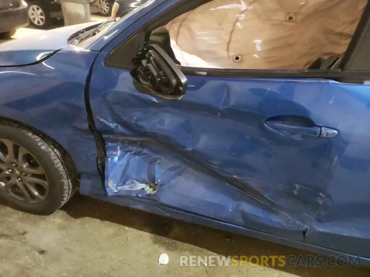 9 Photograph of a damaged car 3MYDLBYV7KY519092 TOYOTA YARIS 2019