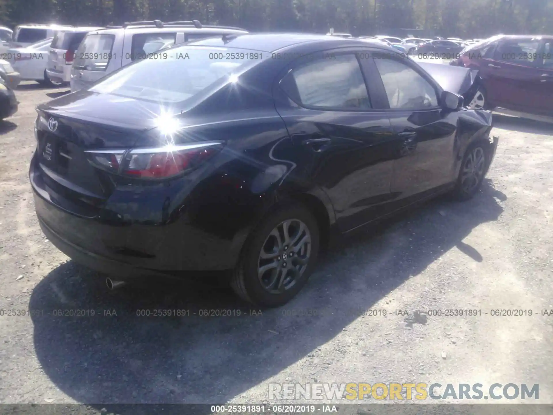 4 Photograph of a damaged car 3MYDLBYV7KY519870 TOYOTA YARIS 2019