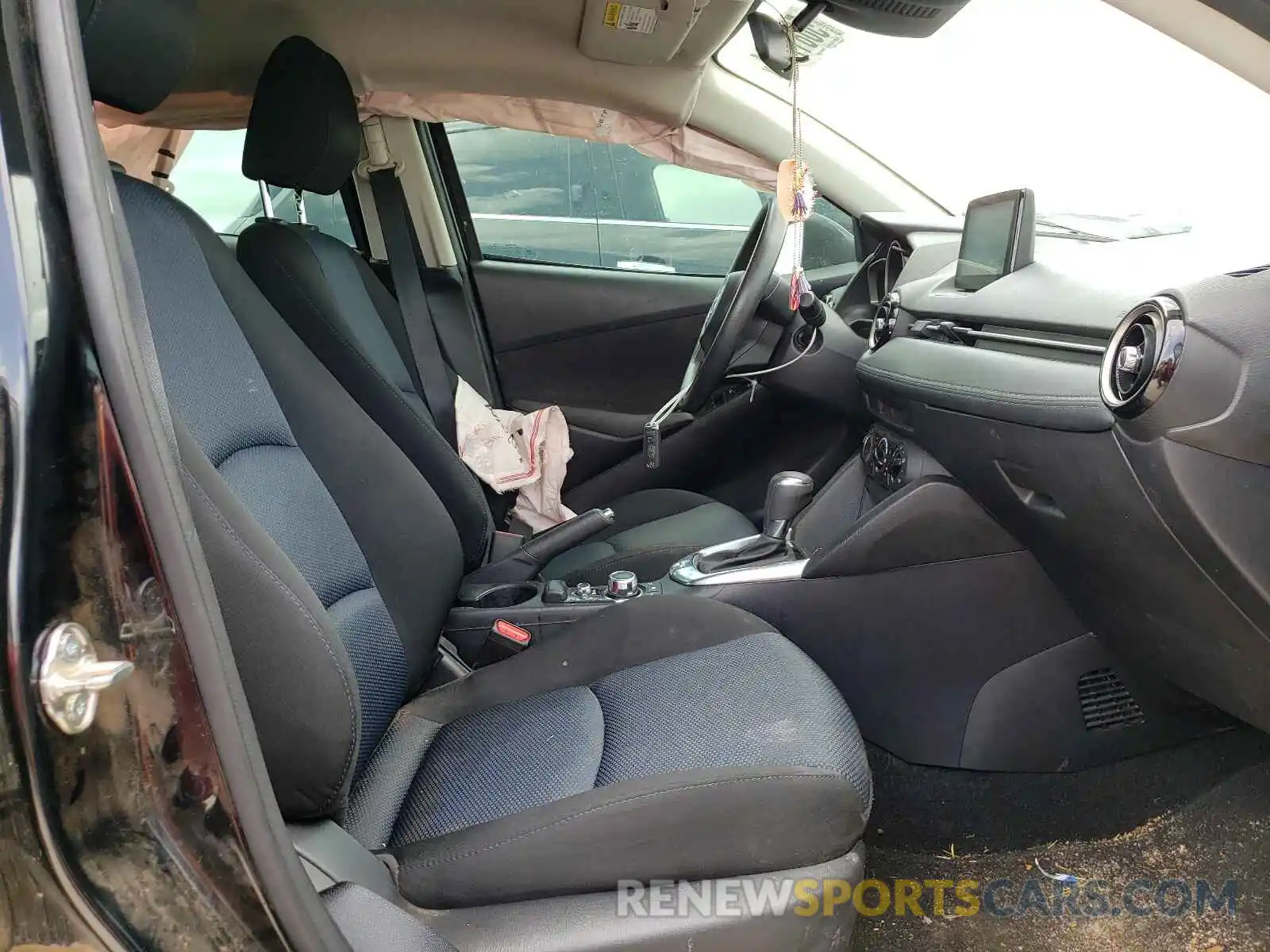 5 Photograph of a damaged car 3MYDLBYV7KY520100 TOYOTA YARIS 2019