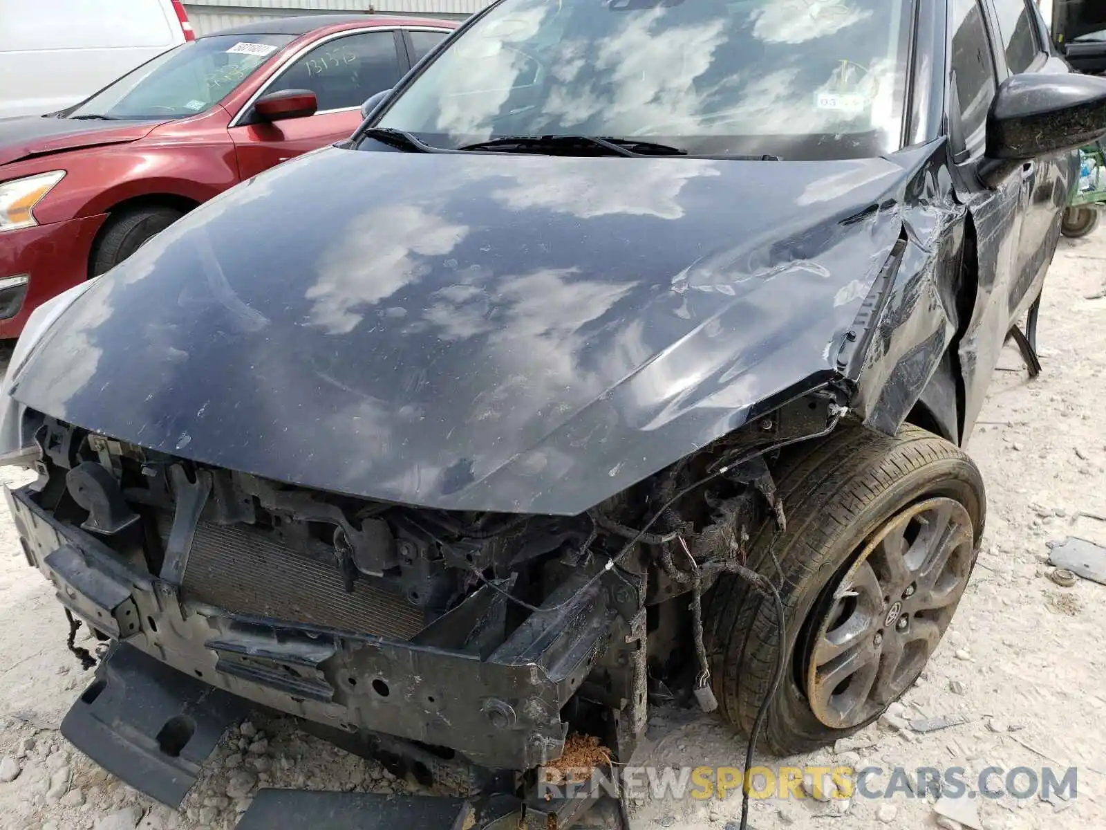 9 Photograph of a damaged car 3MYDLBYV7KY520100 TOYOTA YARIS 2019