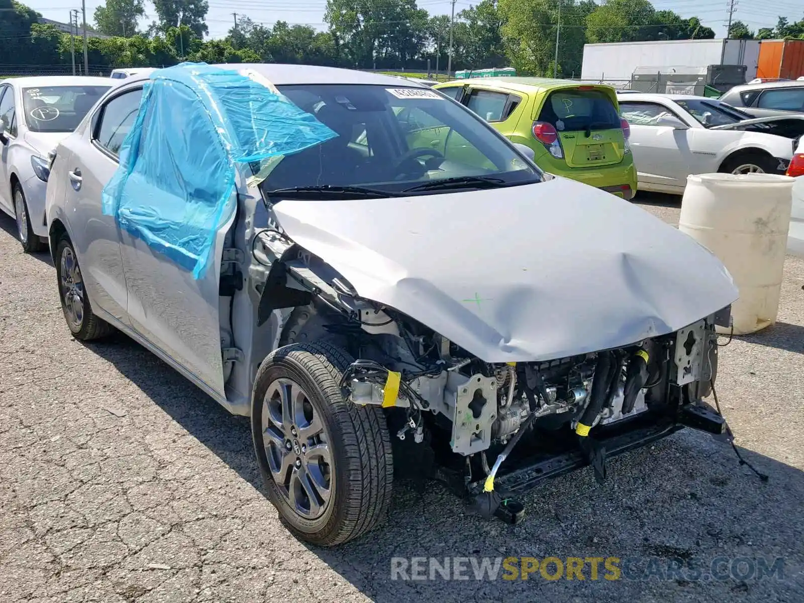 1 Photograph of a damaged car 3MYDLBYV7KY521604 TOYOTA YARIS 2019