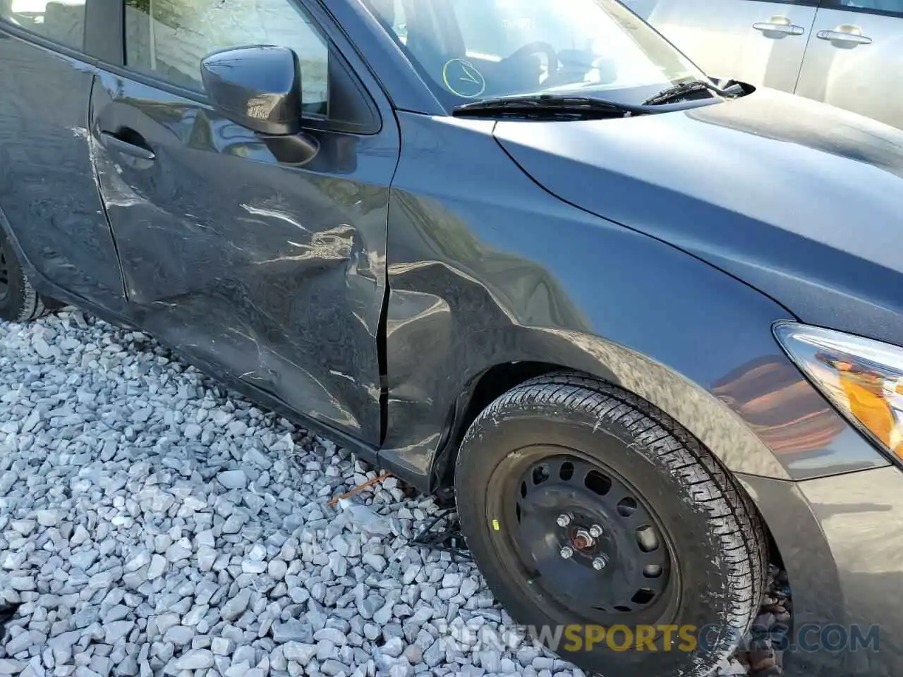 9 Photograph of a damaged car 3MYDLBYV7KY522185 TOYOTA YARIS 2019