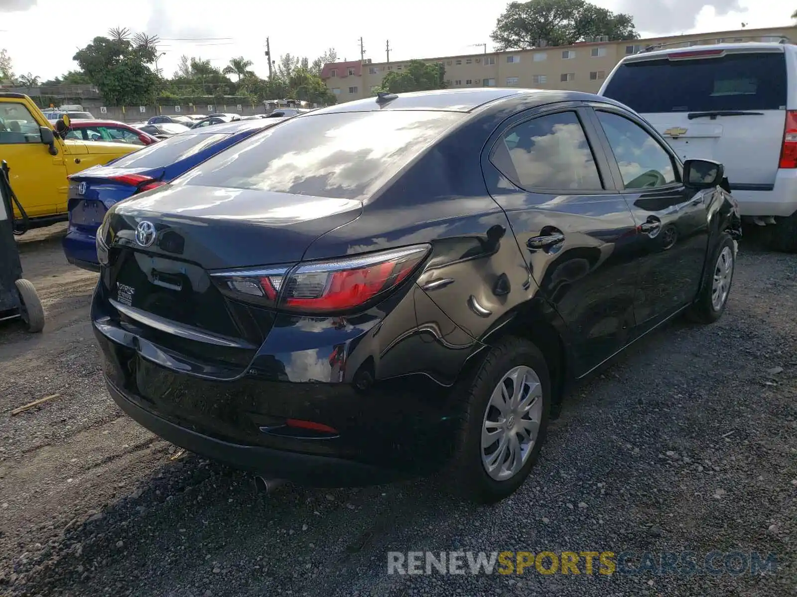 4 Photograph of a damaged car 3MYDLBYV7KY522378 TOYOTA YARIS 2019