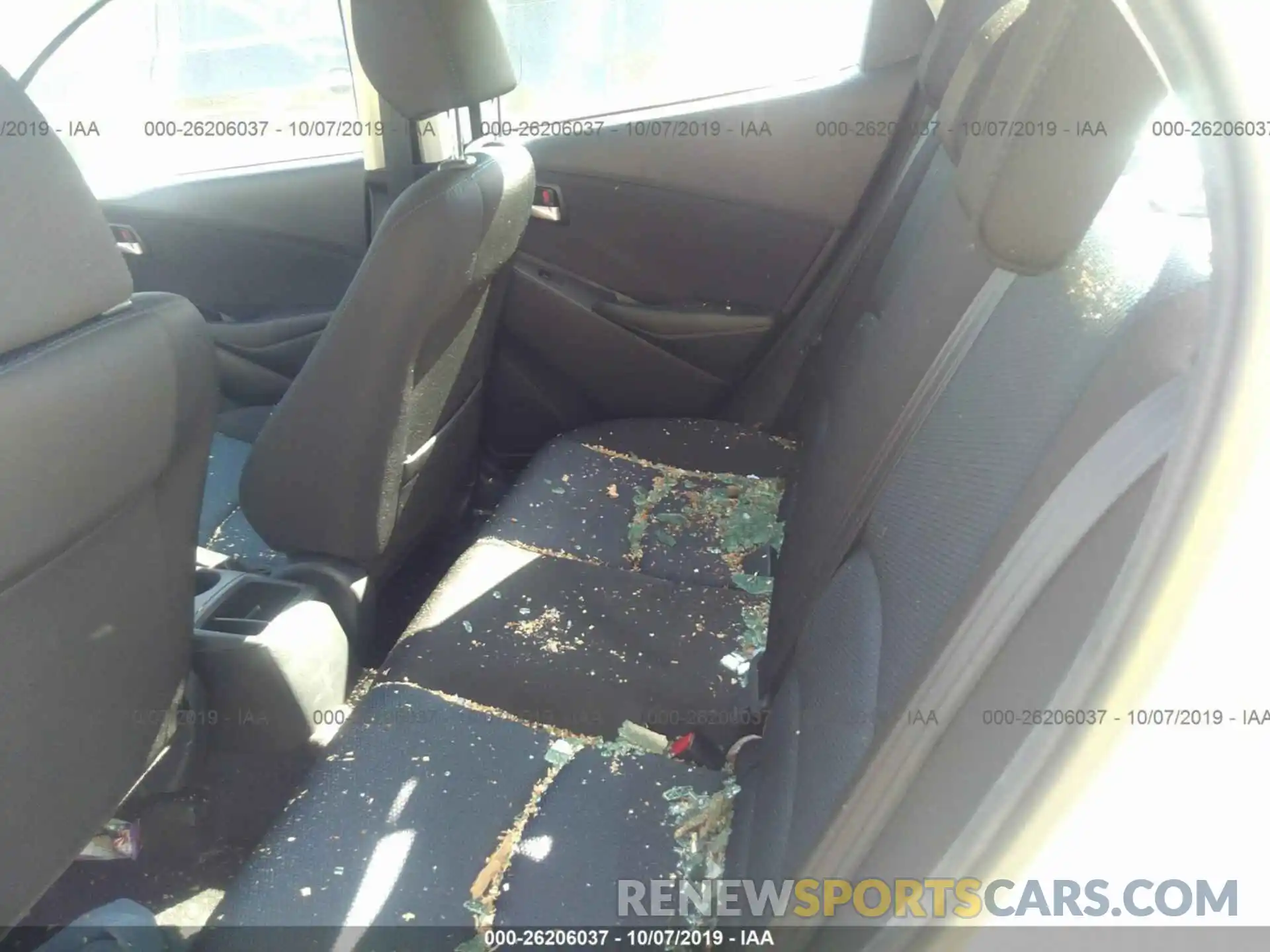 8 Photograph of a damaged car 3MYDLBYV7KY524728 TOYOTA YARIS 2019