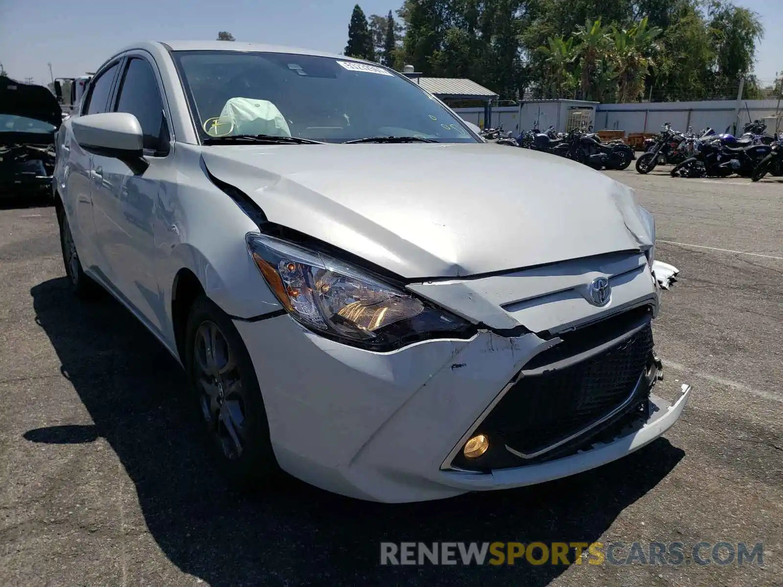 1 Photograph of a damaged car 3MYDLBYV8KY502091 TOYOTA YARIS 2019