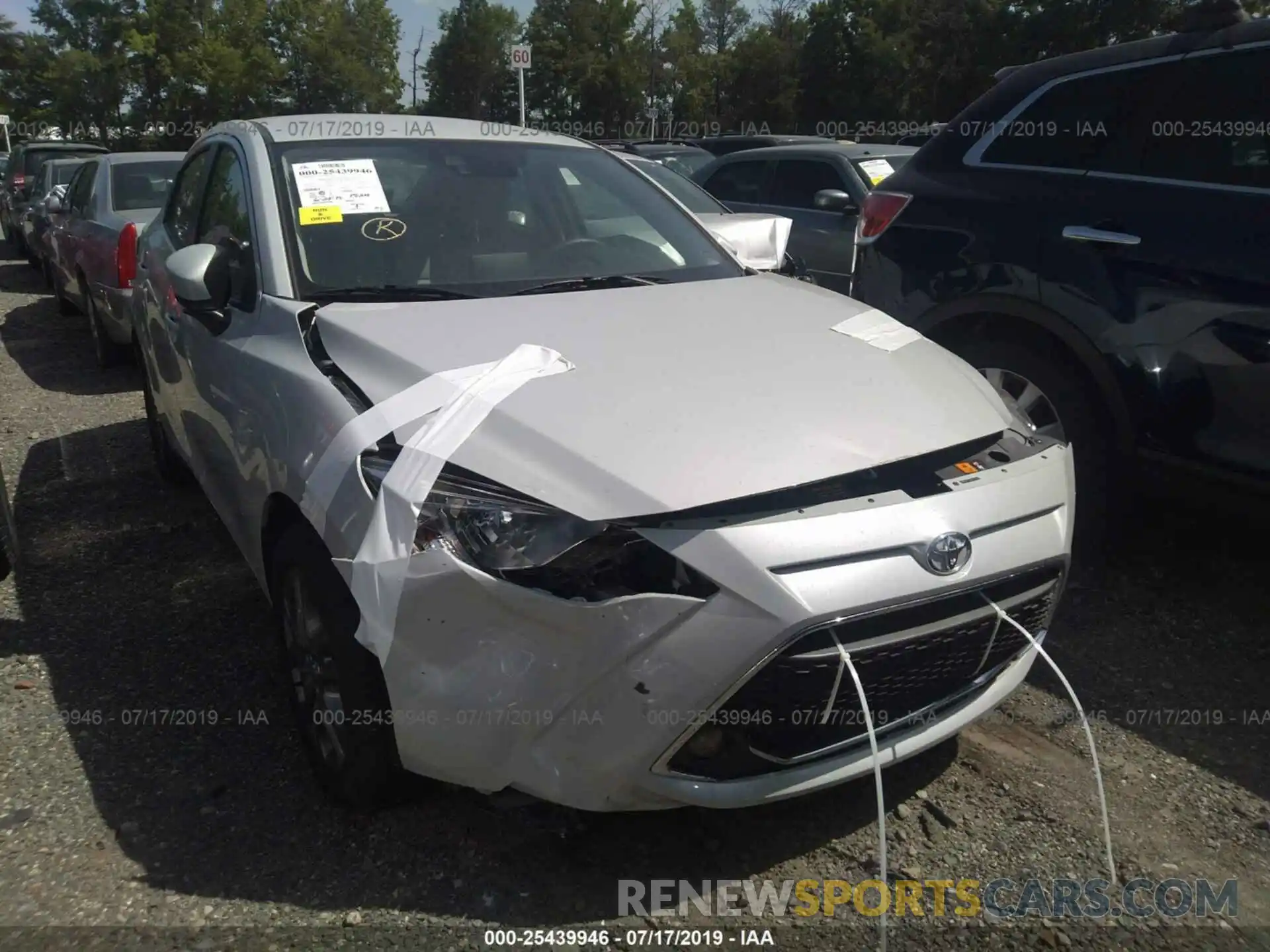 1 Photograph of a damaged car 3MYDLBYV8KY502642 TOYOTA YARIS 2019