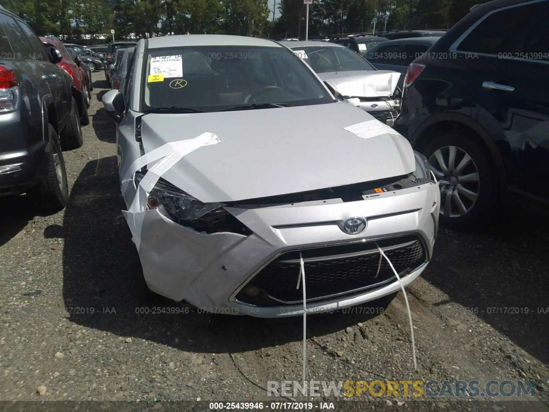 6 Photograph of a damaged car 3MYDLBYV8KY502642 TOYOTA YARIS 2019