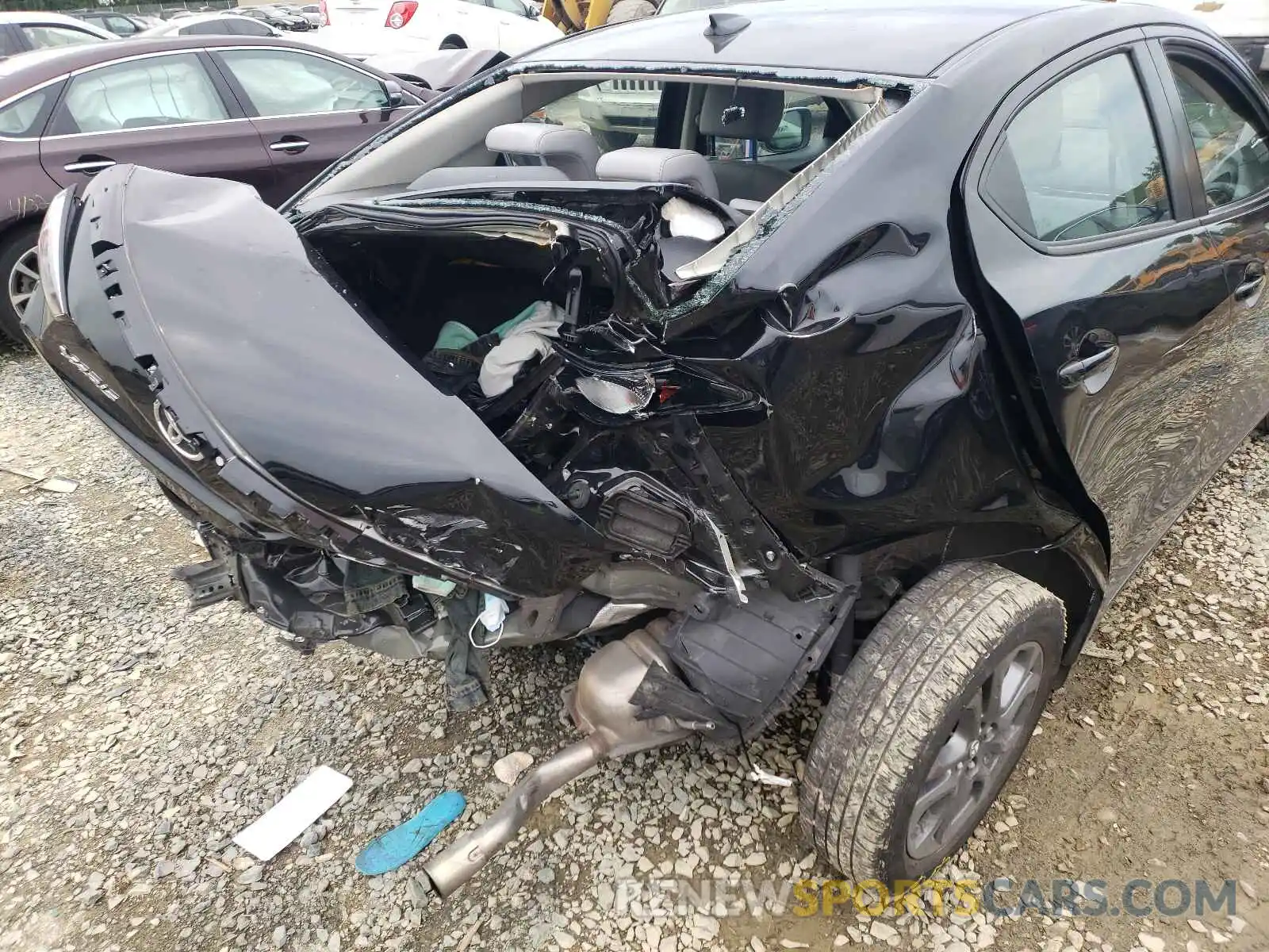 9 Photograph of a damaged car 3MYDLBYV8KY504794 TOYOTA YARIS 2019