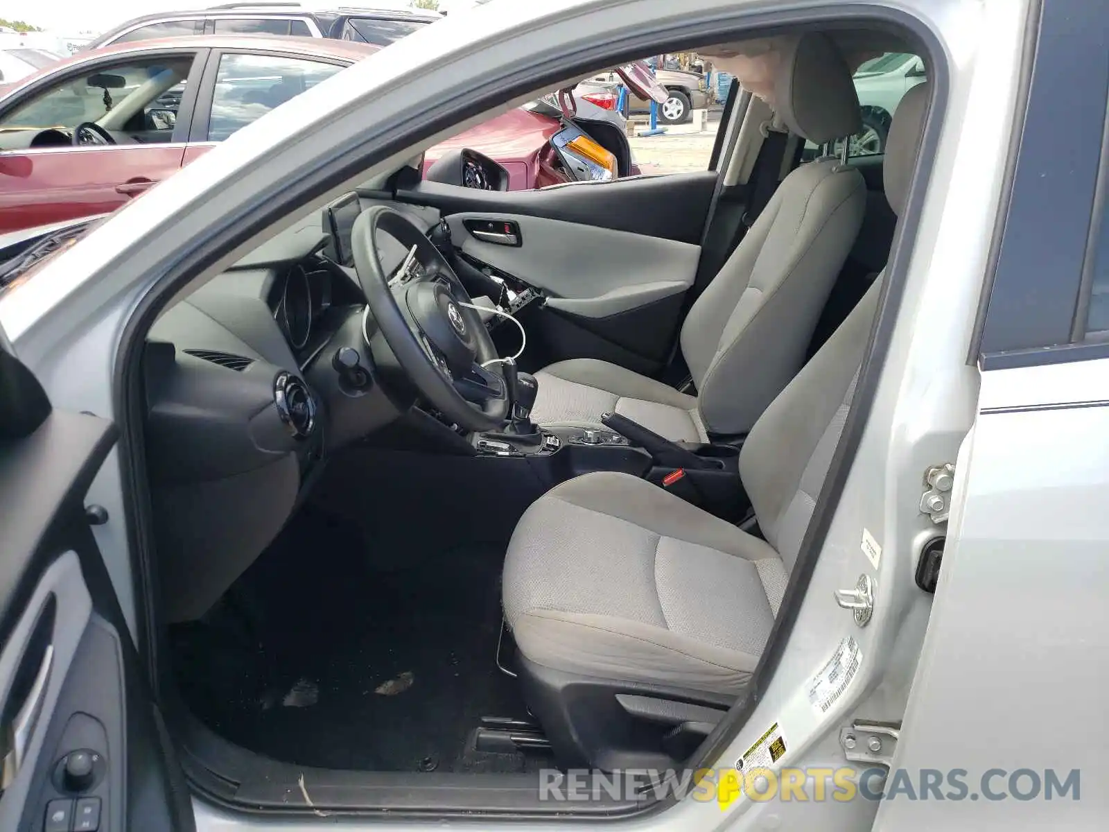 5 Photograph of a damaged car 3MYDLBYV8KY505038 TOYOTA YARIS 2019