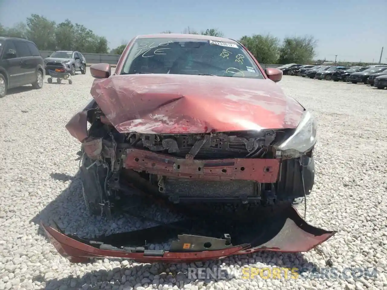 9 Photograph of a damaged car 3MYDLBYV8KY509350 TOYOTA YARIS 2019