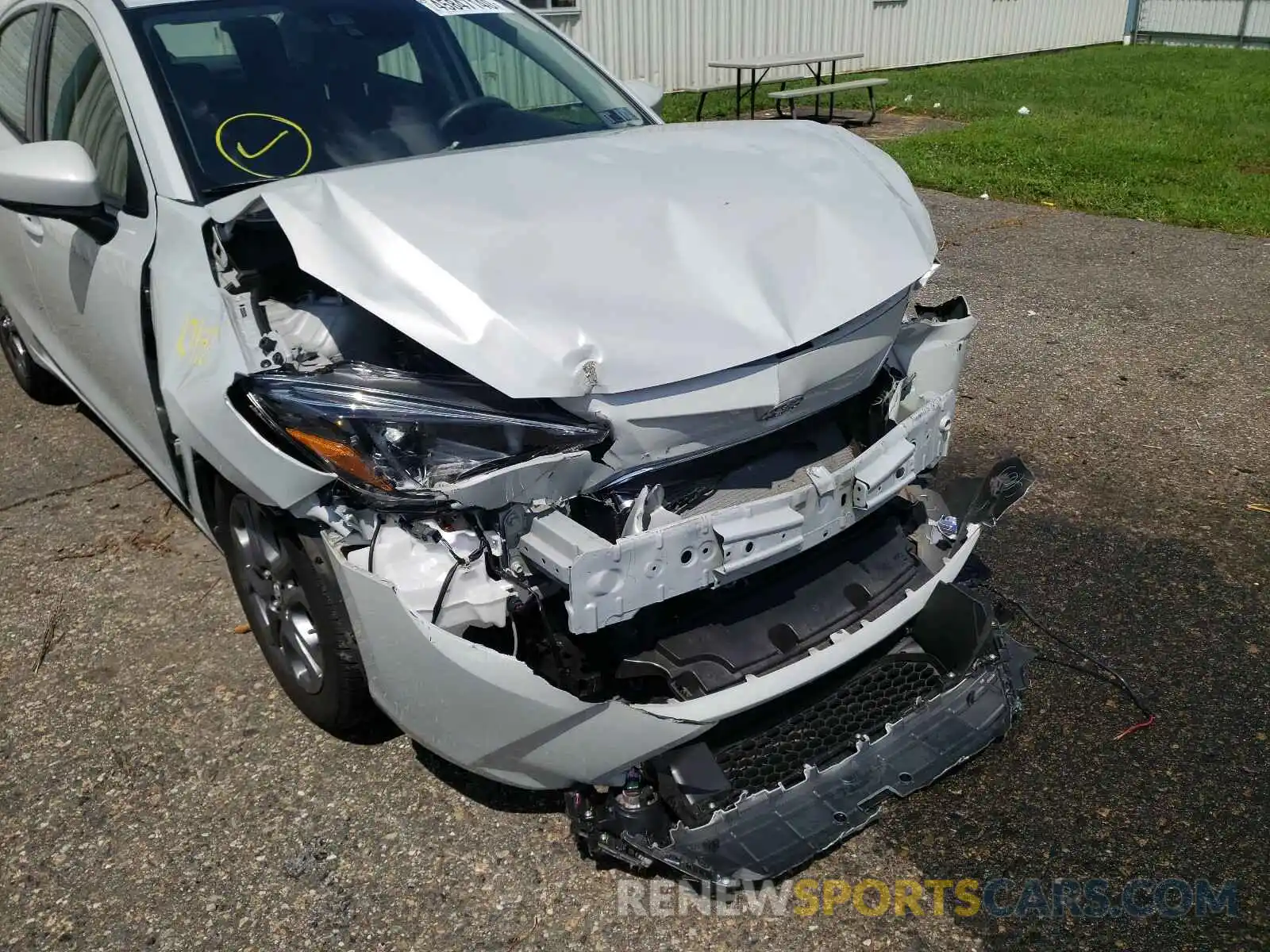 9 Photograph of a damaged car 3MYDLBYV8KY510367 TOYOTA YARIS 2019