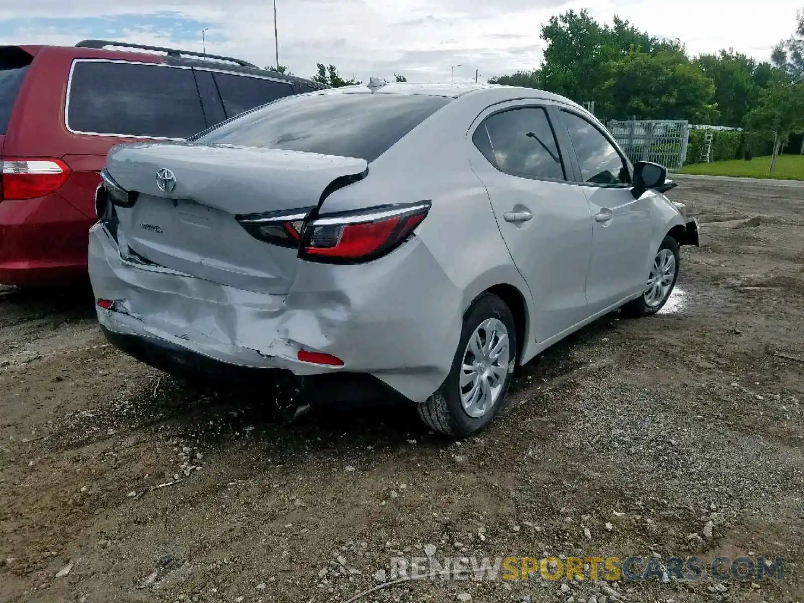 4 Фотография поврежденного автомобиля 3MYDLBYV8KY511163 TOYOTA YARIS 2019