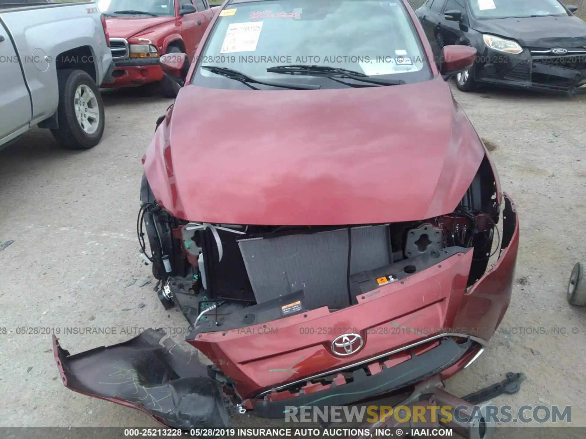 6 Photograph of a damaged car 3MYDLBYV8KY512233 TOYOTA YARIS 2019