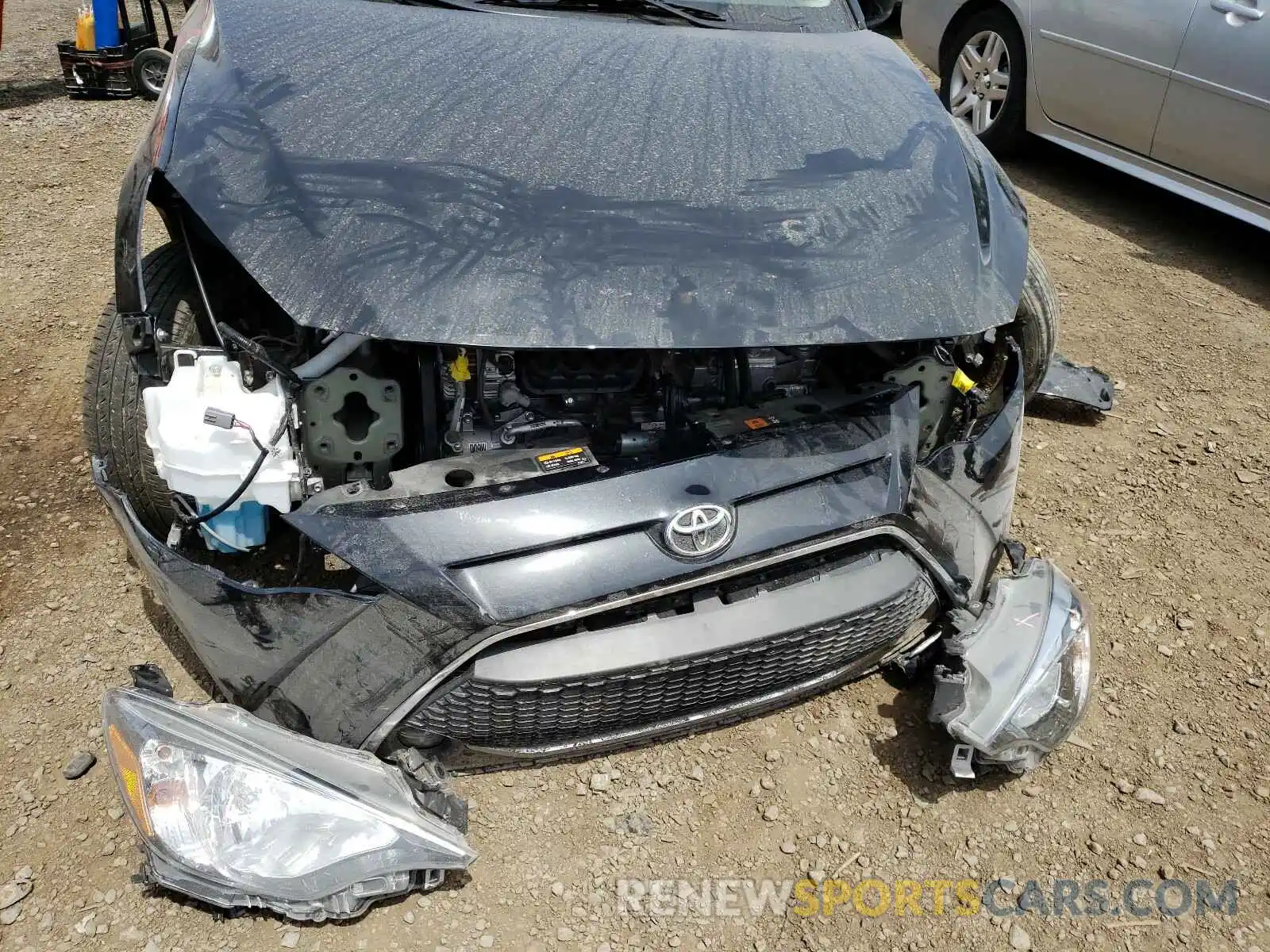 9 Photograph of a damaged car 3MYDLBYV8KY515049 TOYOTA YARIS 2019