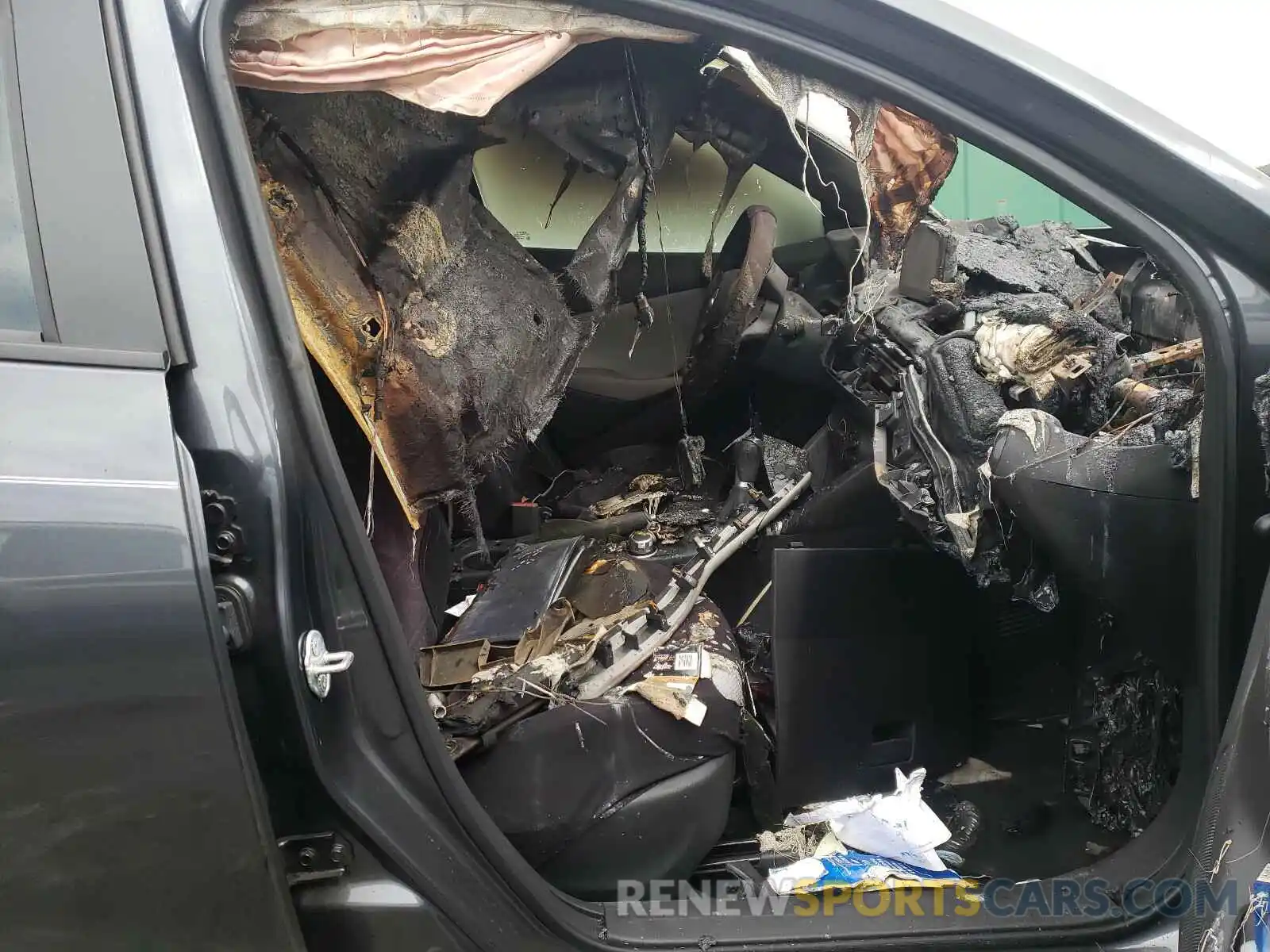 5 Photograph of a damaged car 3MYDLBYV8KY515195 TOYOTA YARIS 2019