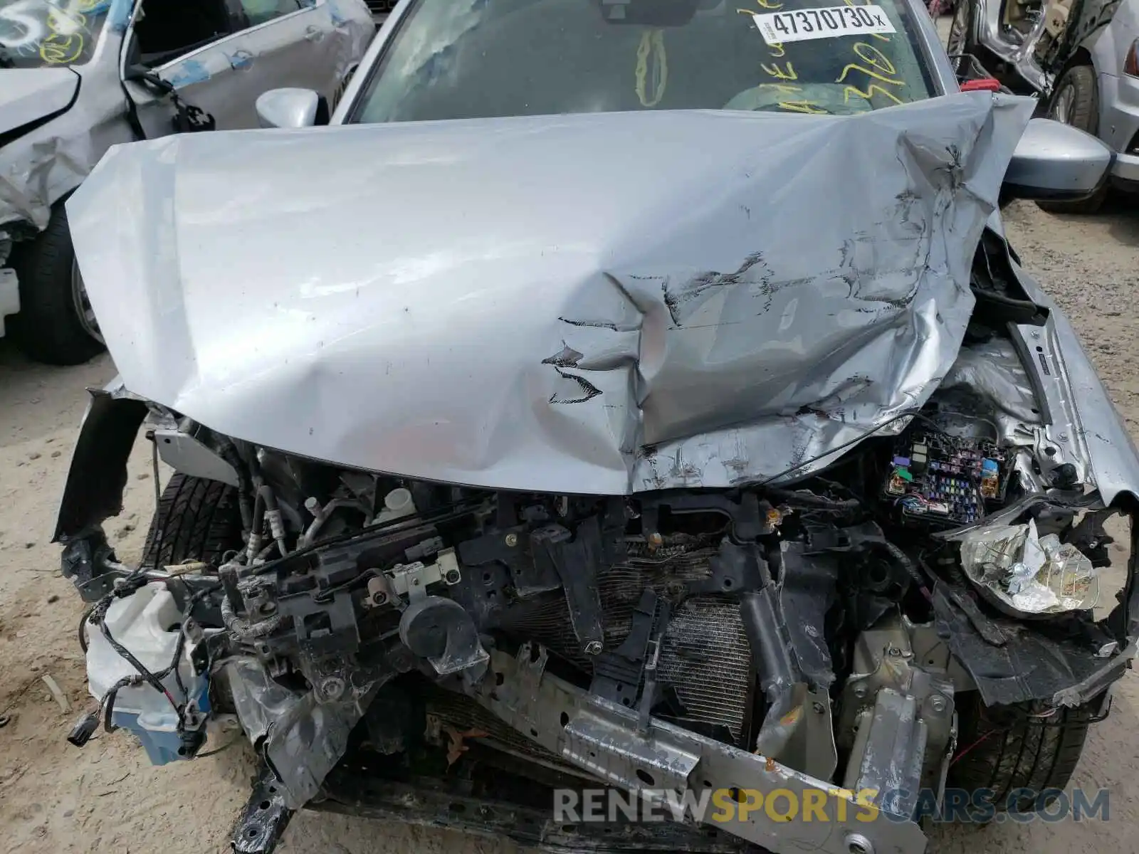 9 Photograph of a damaged car 3MYDLBYV8KY516220 TOYOTA YARIS 2019