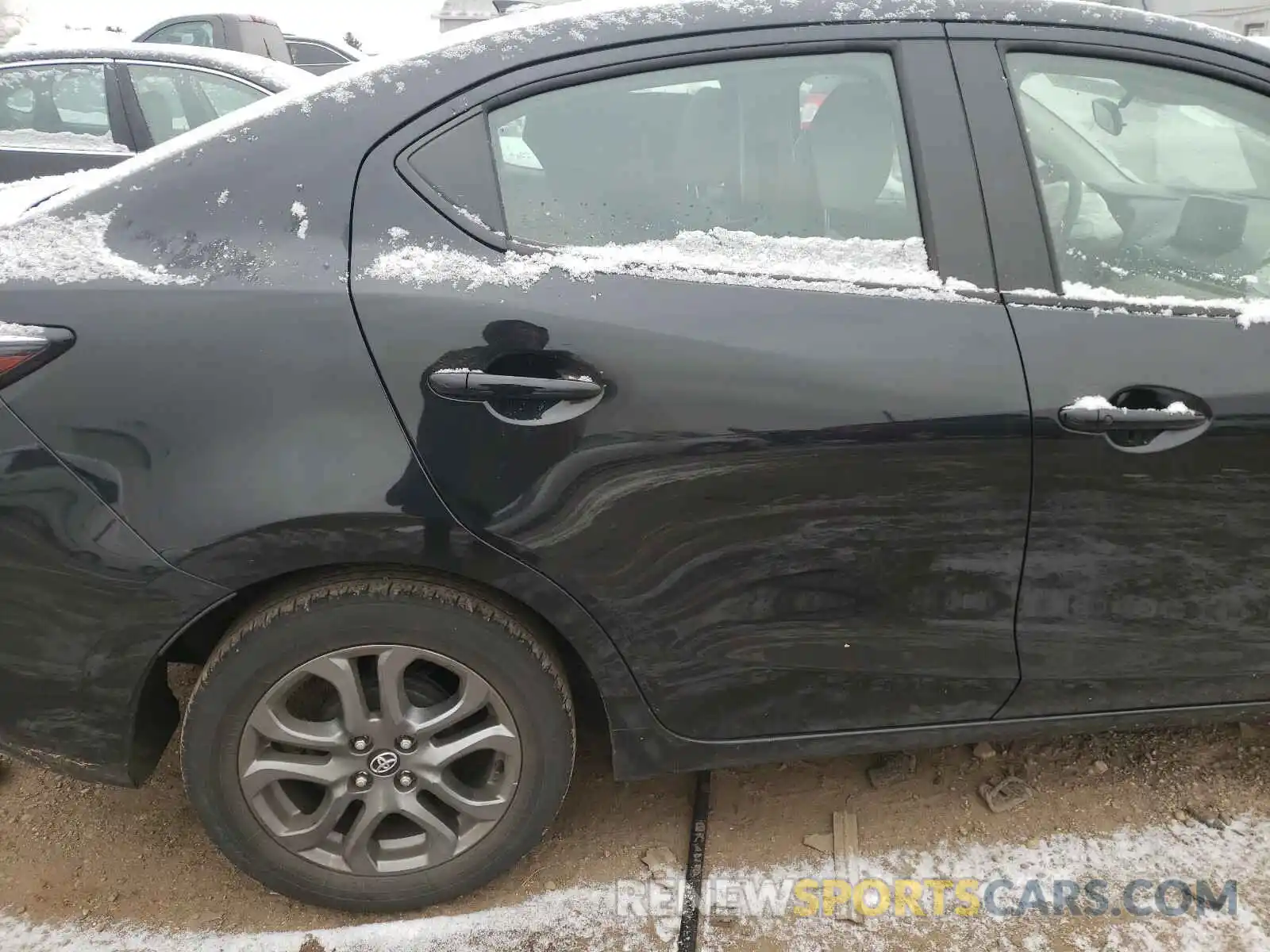 6 Photograph of a damaged car 3MYDLBYV8KY516959 TOYOTA YARIS 2019