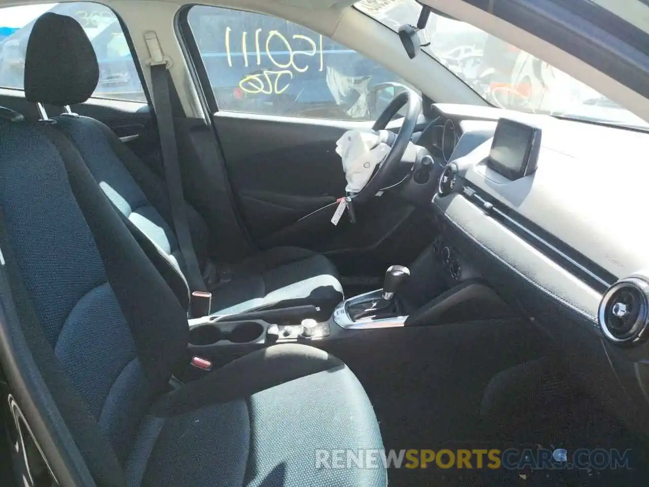 5 Photograph of a damaged car 3MYDLBYV8KY517254 TOYOTA YARIS 2019