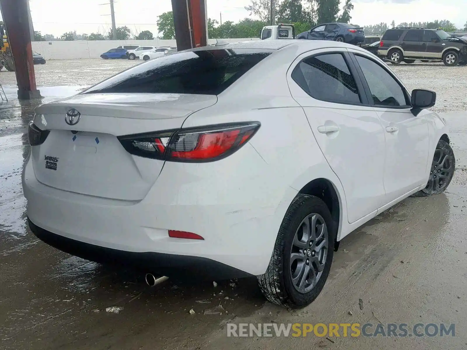 4 Photograph of a damaged car 3MYDLBYV8KY517612 TOYOTA YARIS 2019