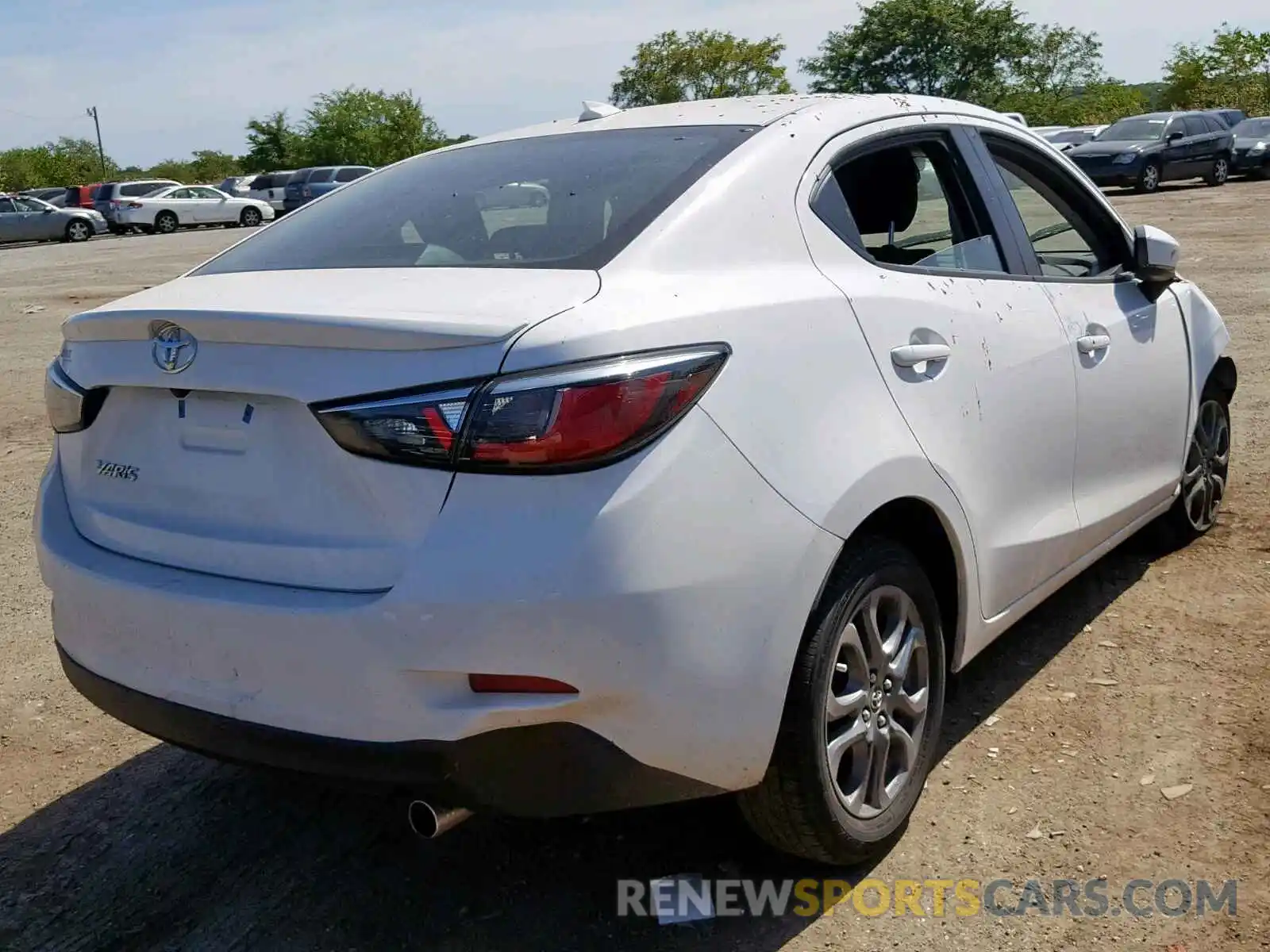 4 Photograph of a damaged car 3MYDLBYV8KY519201 TOYOTA YARIS 2019