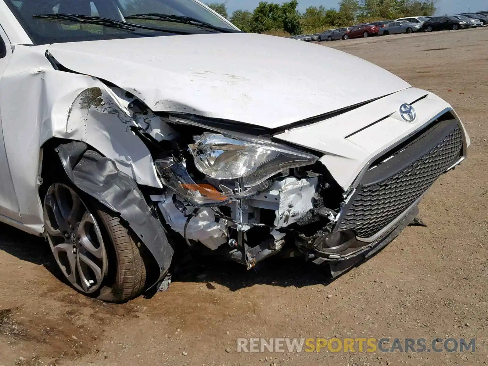 9 Photograph of a damaged car 3MYDLBYV8KY519201 TOYOTA YARIS 2019