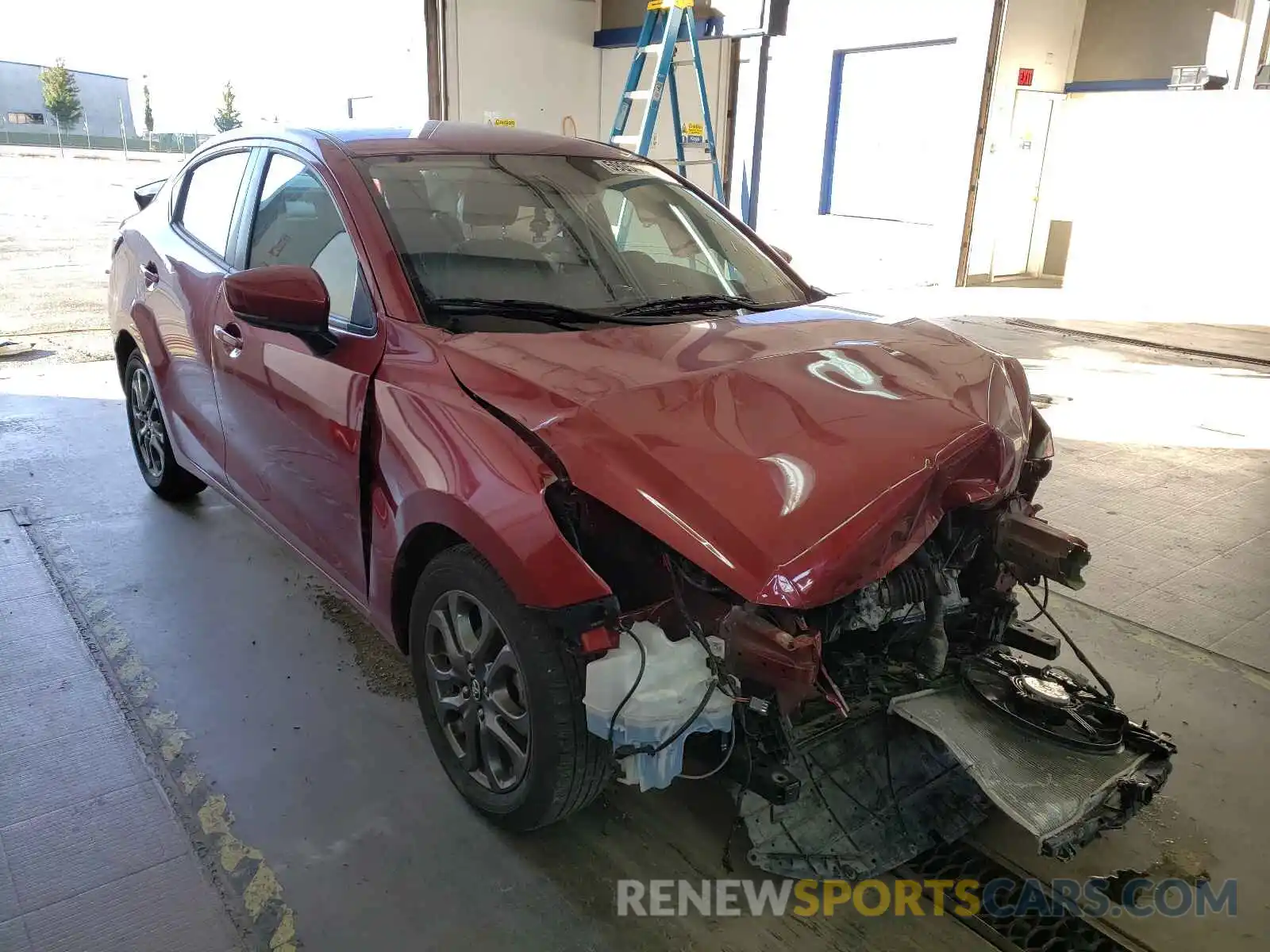 1 Photograph of a damaged car 3MYDLBYV8KY519392 TOYOTA YARIS 2019