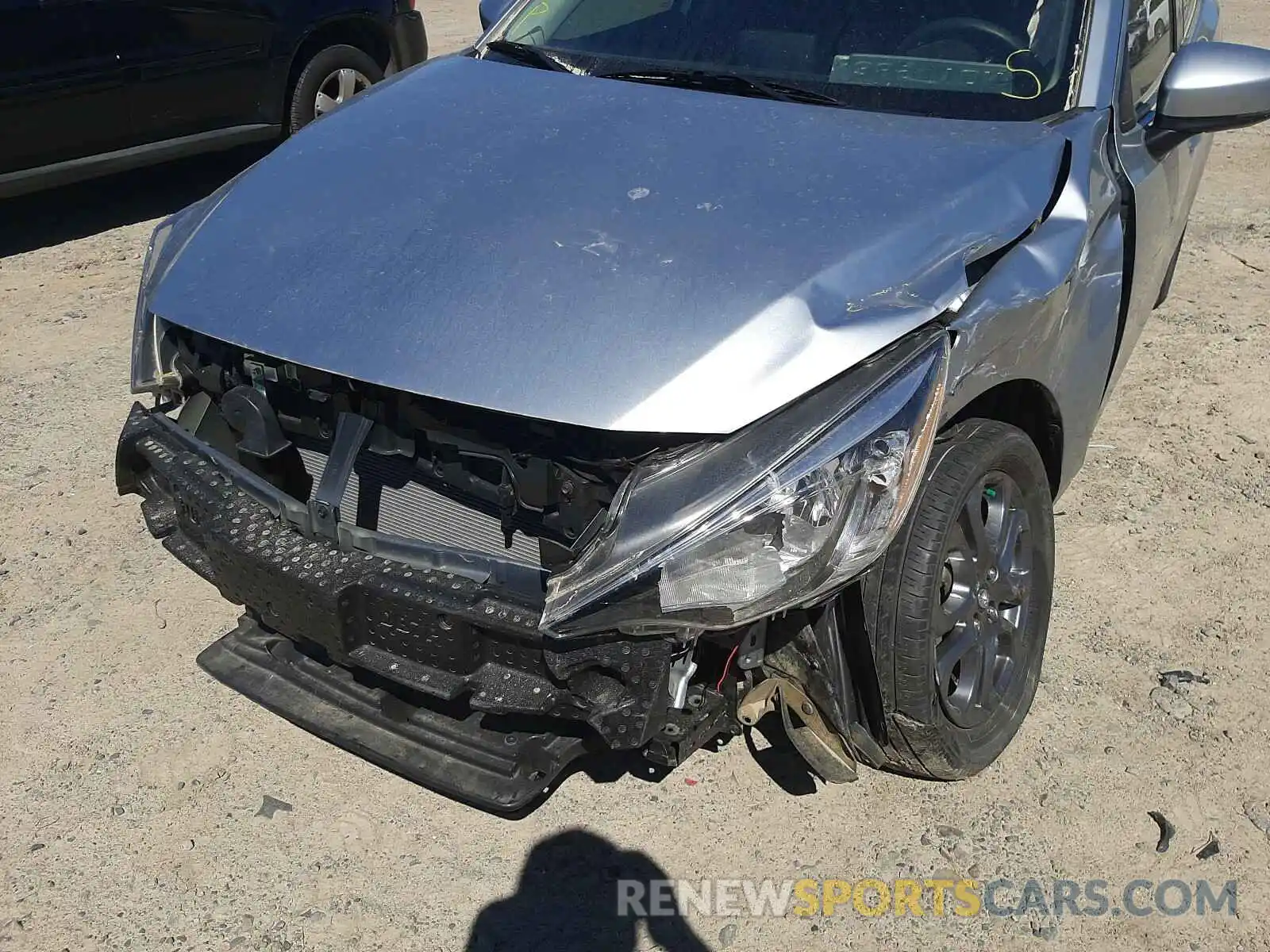 9 Photograph of a damaged car 3MYDLBYV8KY519442 TOYOTA YARIS 2019