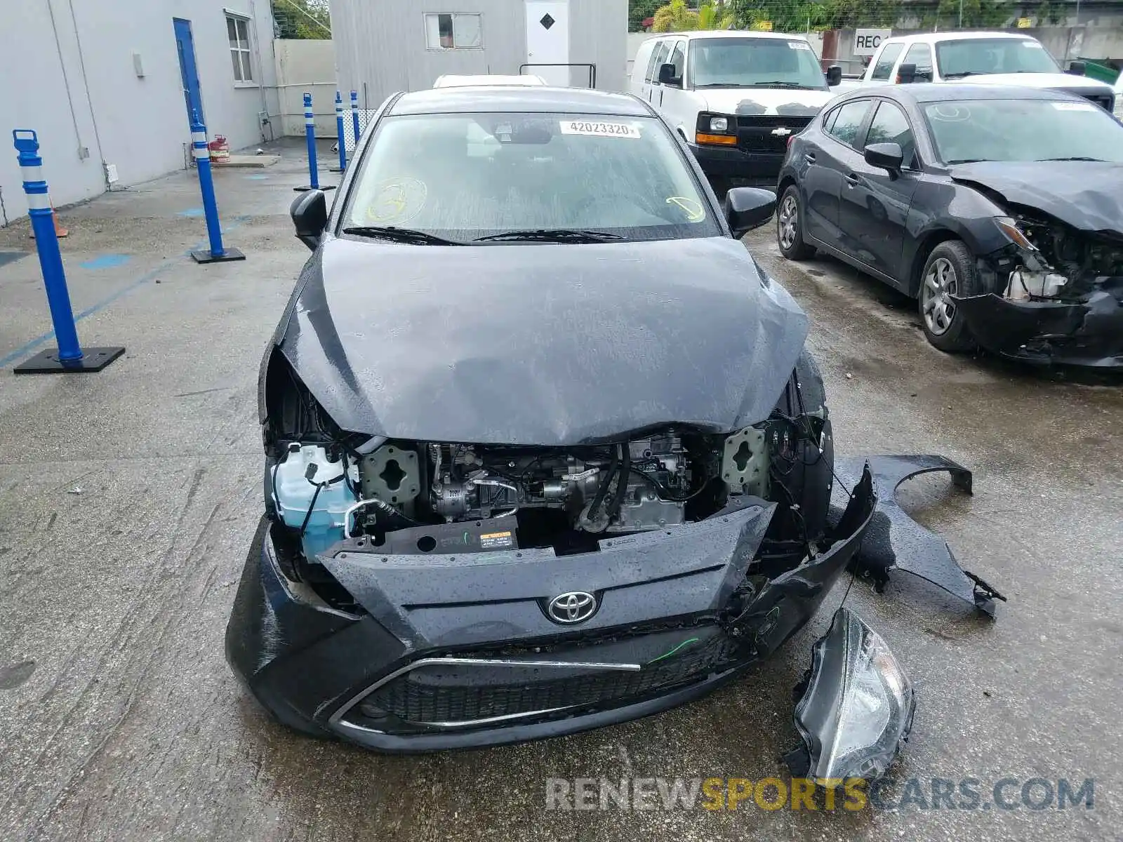 9 Photograph of a damaged car 3MYDLBYV8KY521076 TOYOTA YARIS 2019