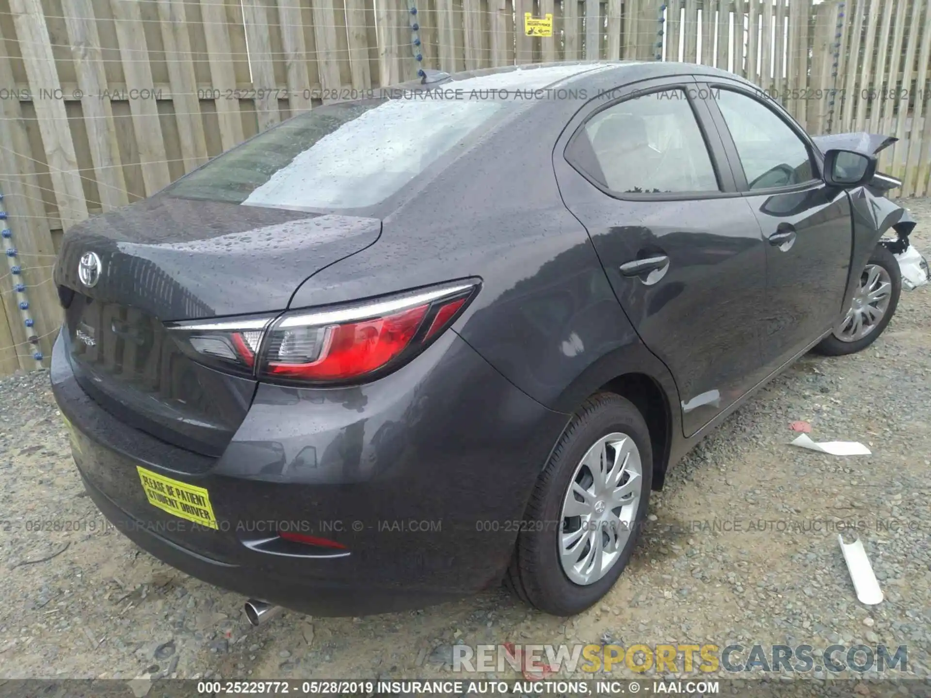 4 Фотография поврежденного автомобиля 3MYDLBYV8KY522227 TOYOTA YARIS 2019