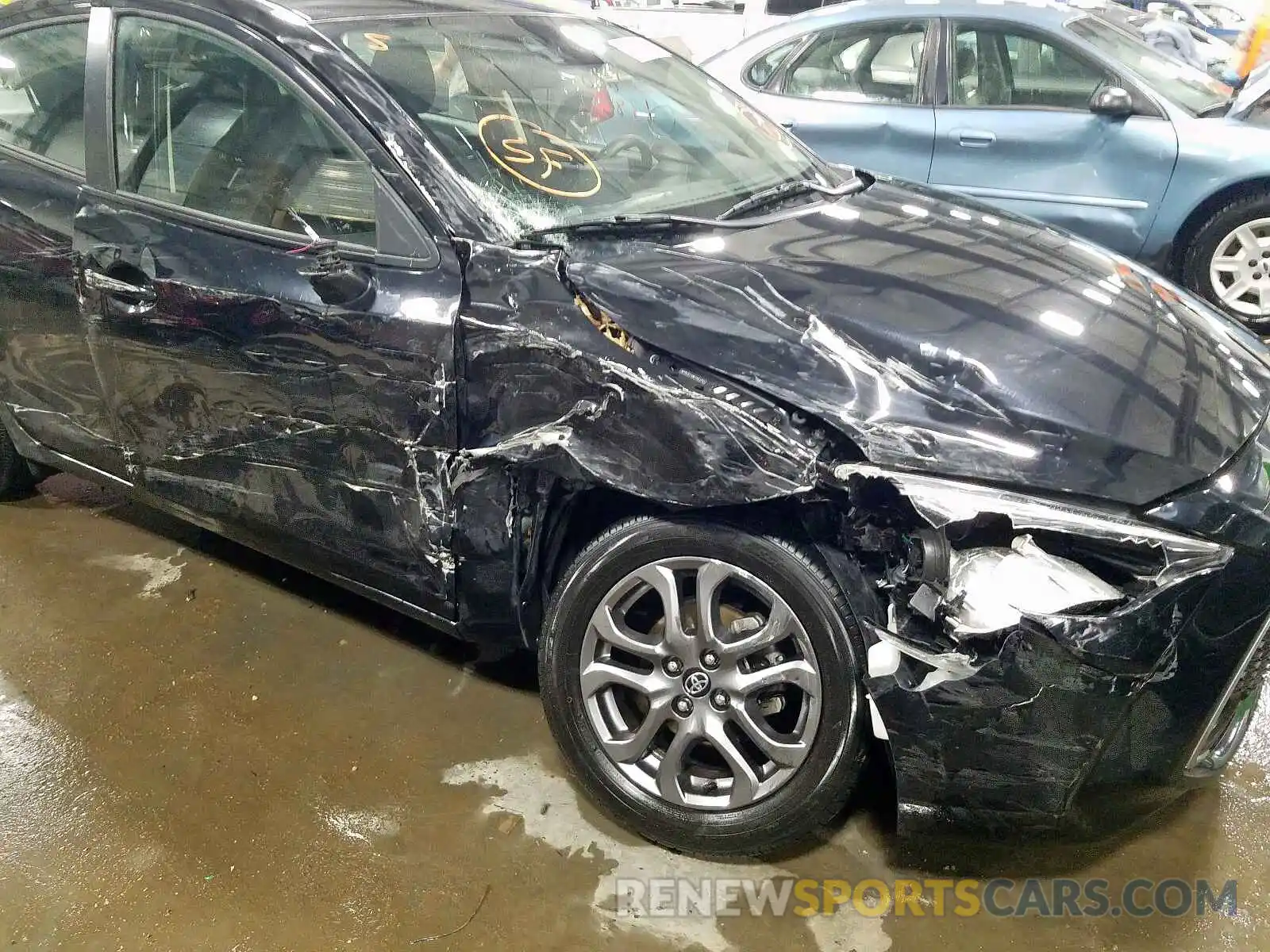 9 Photograph of a damaged car 3MYDLBYV8KY523703 TOYOTA YARIS 2019