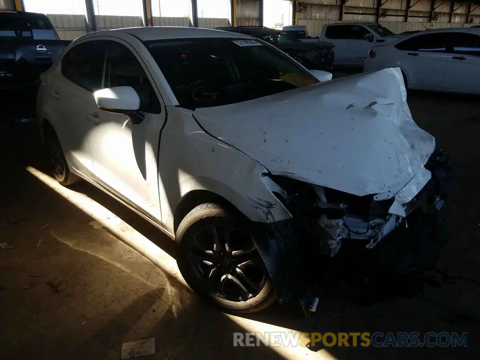 1 Photograph of a damaged car 3MYDLBYV8KY524690 TOYOTA YARIS 2019