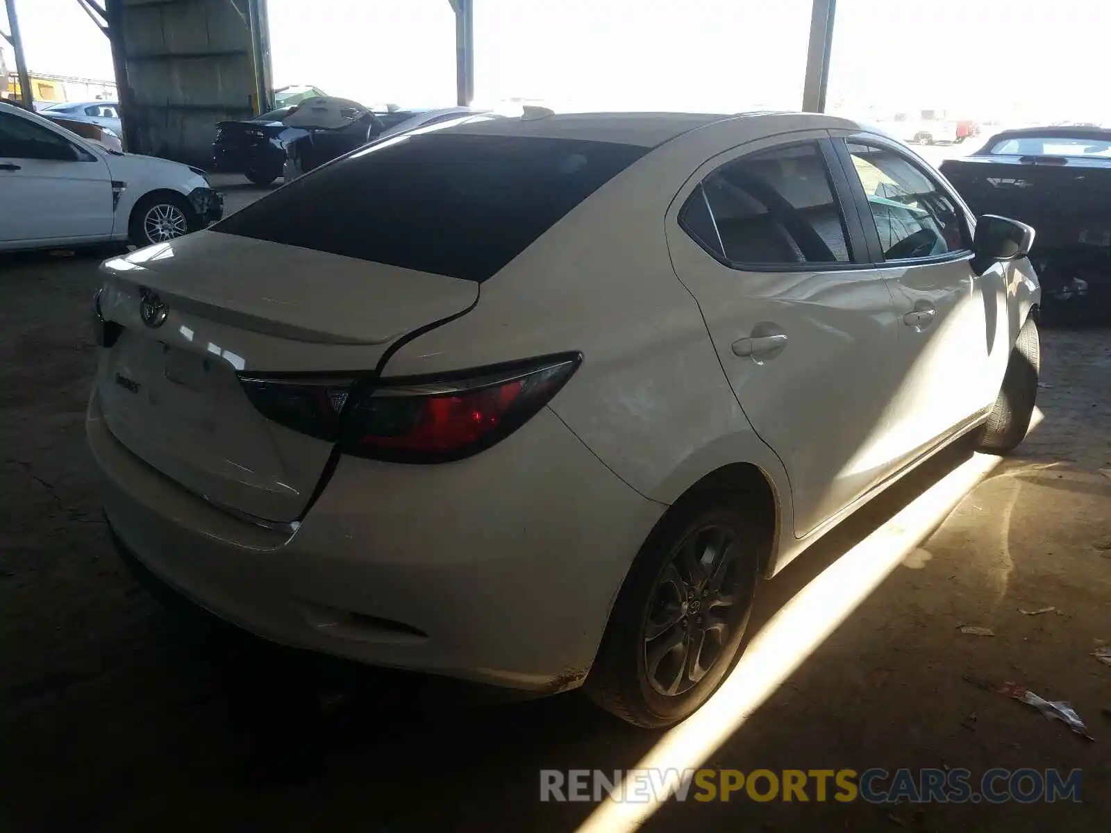 4 Фотография поврежденного автомобиля 3MYDLBYV8KY524690 TOYOTA YARIS 2019