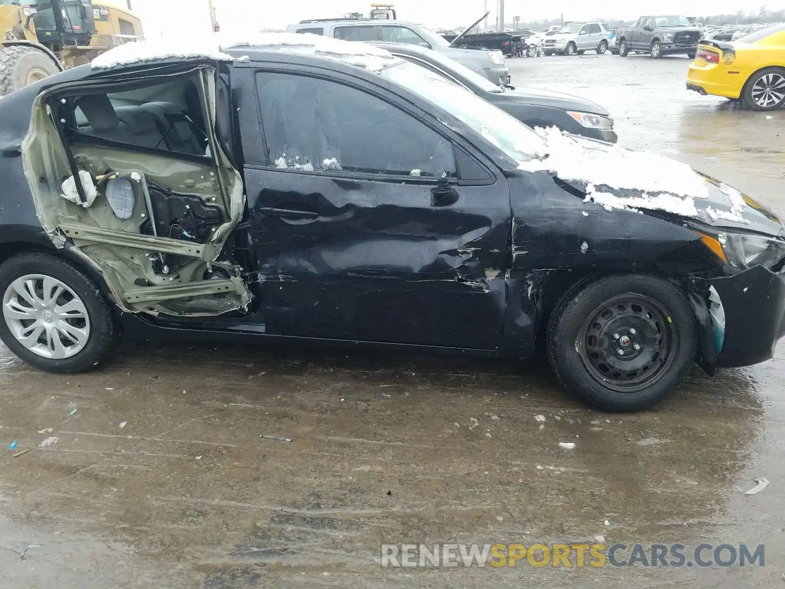 9 Photograph of a damaged car 3MYDLBYV8KY524950 TOYOTA YARIS 2019