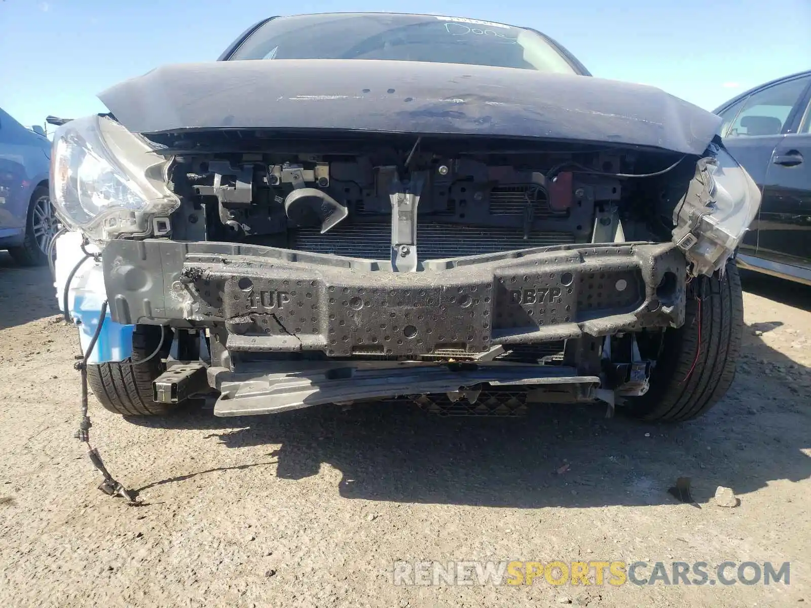 9 Photograph of a damaged car 3MYDLBYV8KY524964 TOYOTA YARIS 2019