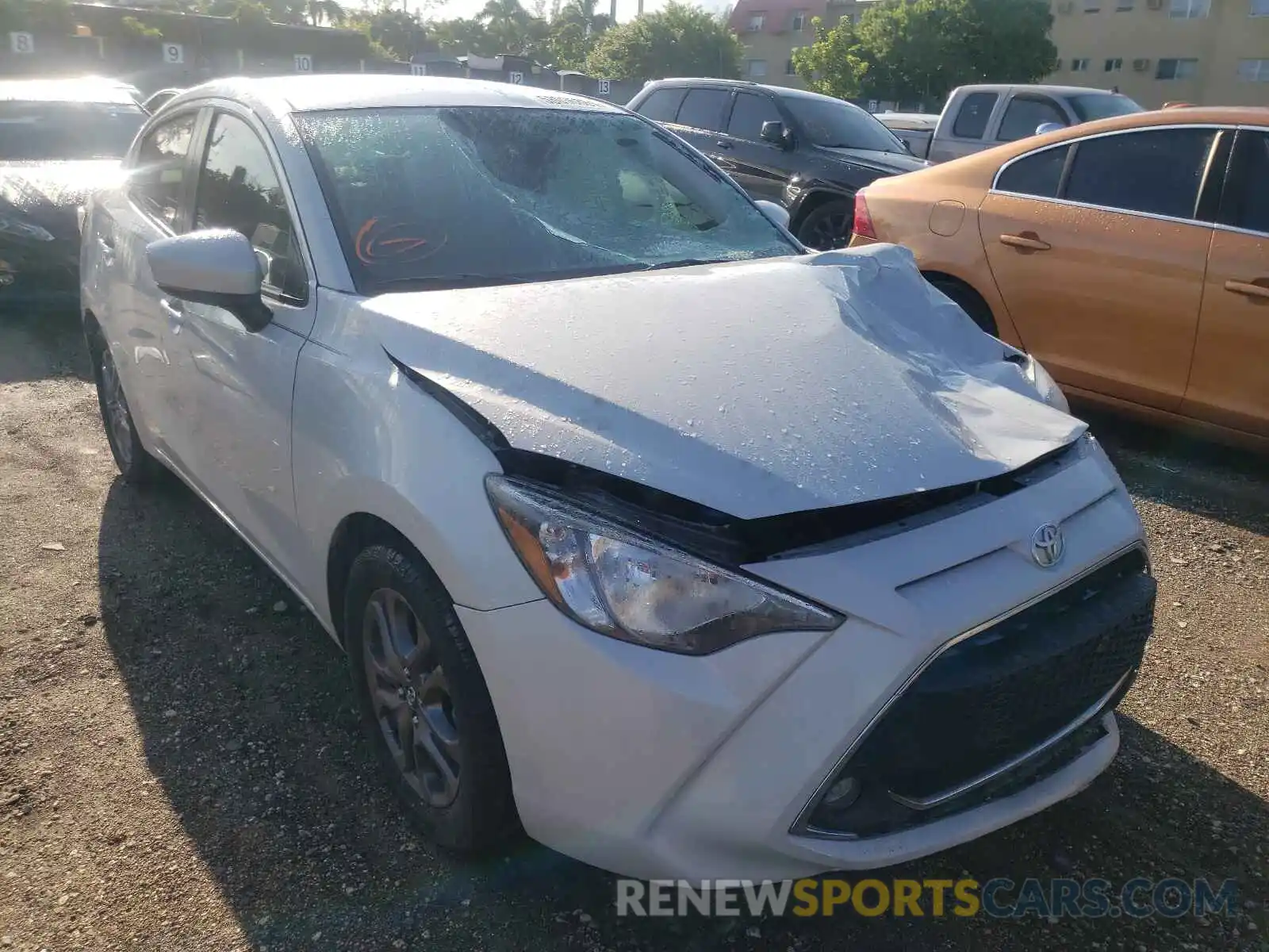 1 Photograph of a damaged car 3MYDLBYV9KY504710 TOYOTA YARIS 2019