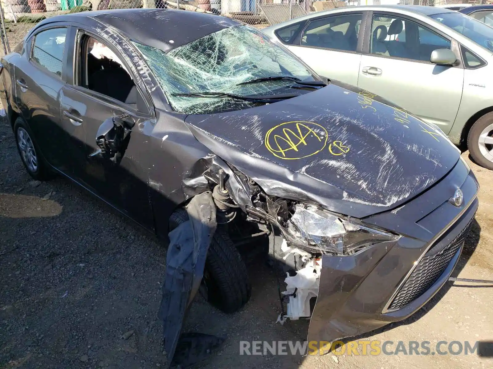 9 Photograph of a damaged car 3MYDLBYV9KY507395 TOYOTA YARIS 2019