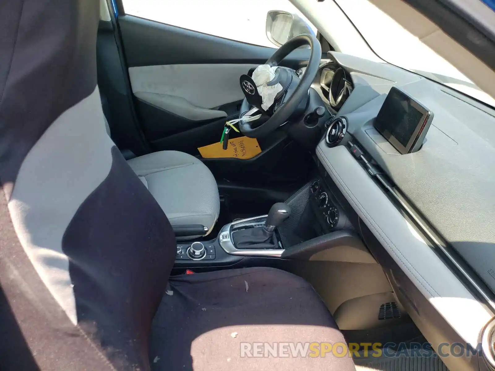 5 Photograph of a damaged car 3MYDLBYV9KY508272 TOYOTA YARIS 2019