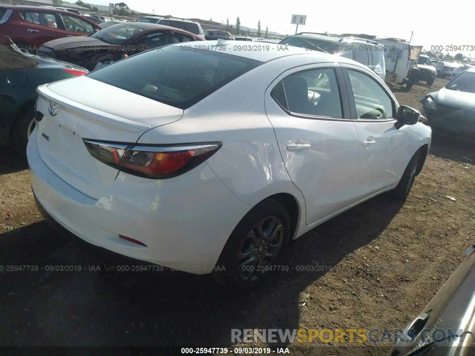 4 Фотография поврежденного автомобиля 3MYDLBYV9KY511219 TOYOTA YARIS 2019