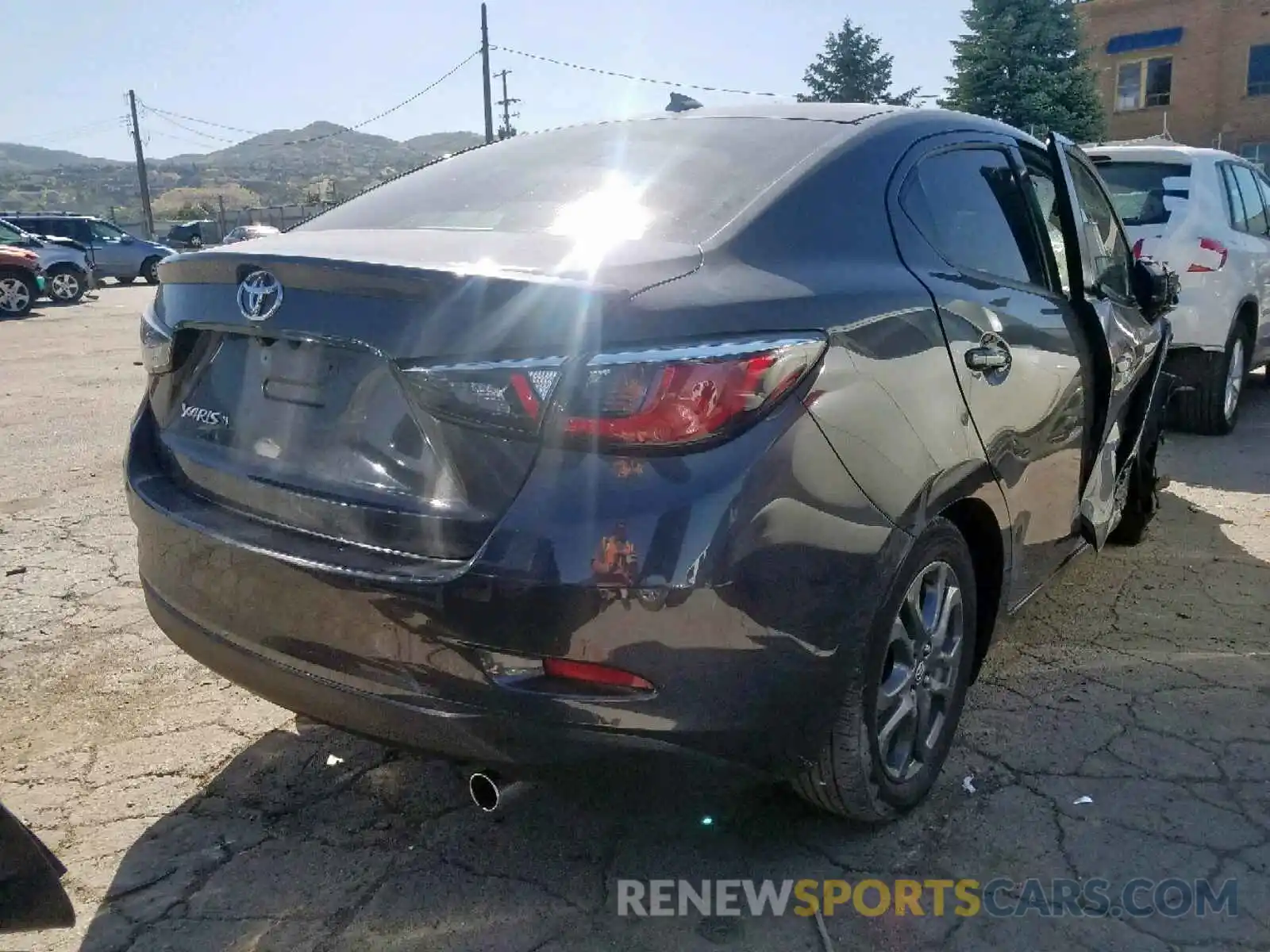 4 Photograph of a damaged car 3MYDLBYV9KY511267 TOYOTA YARIS 2019