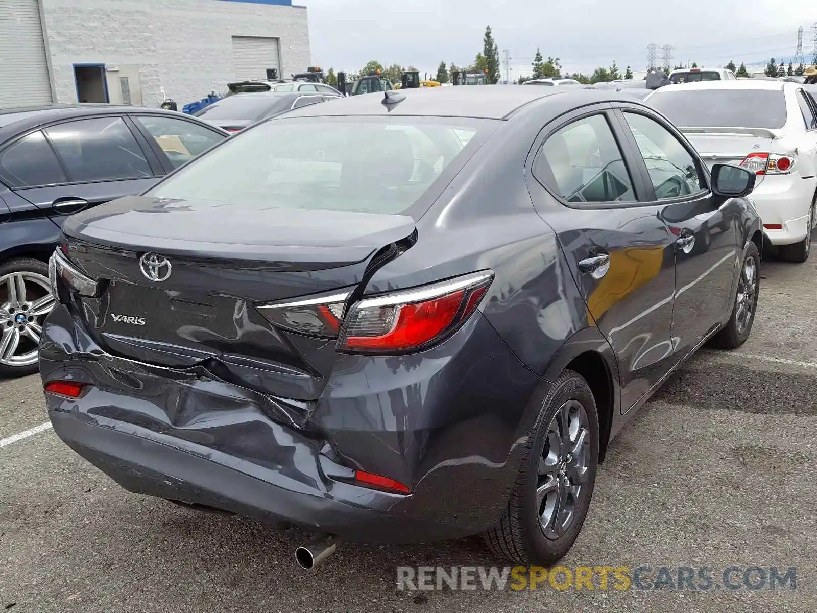 4 Photograph of a damaged car 3MYDLBYV9KY512810 TOYOTA YARIS 2019