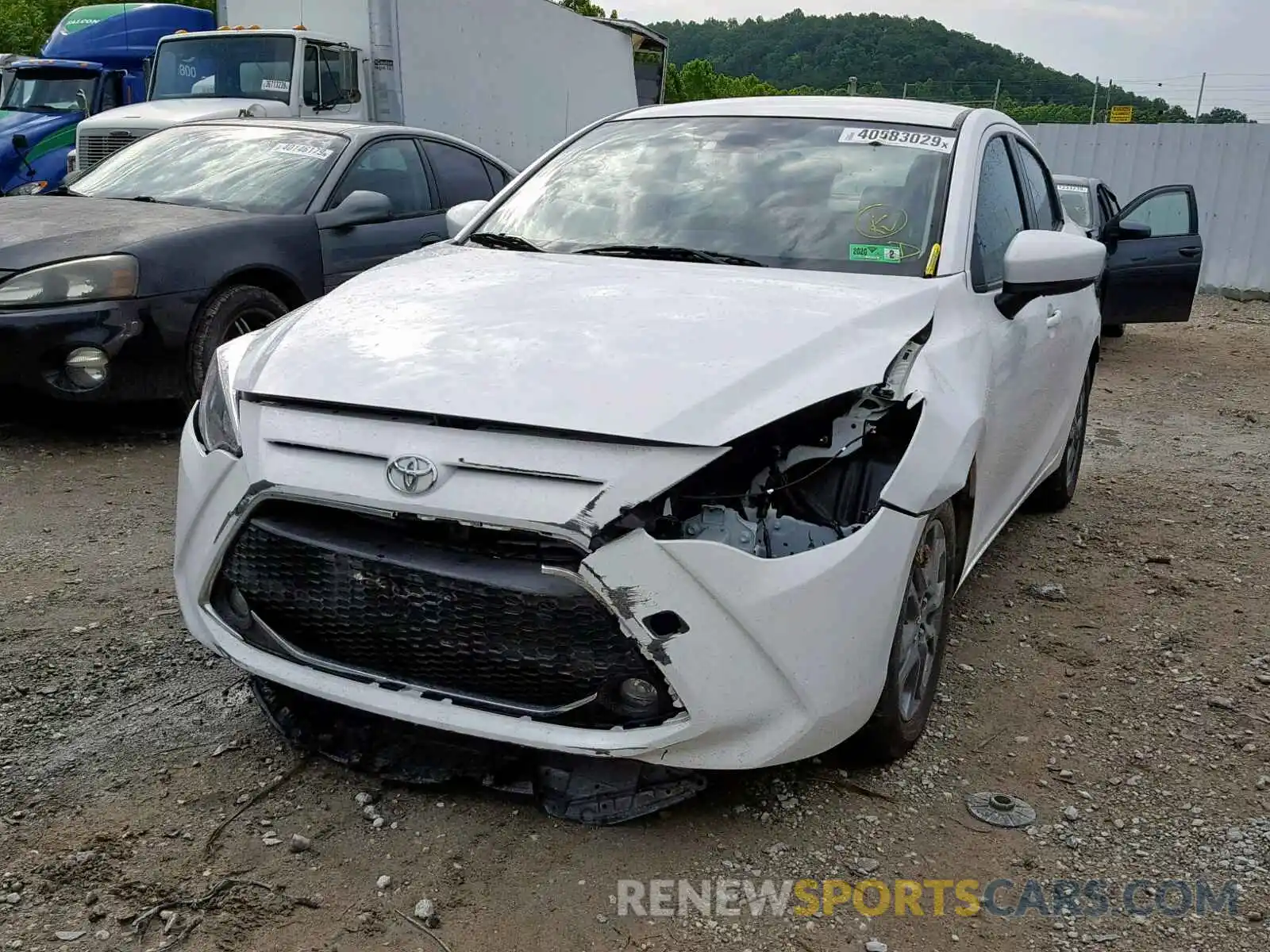 2 Photograph of a damaged car 3MYDLBYV9KY513438 TOYOTA YARIS 2019