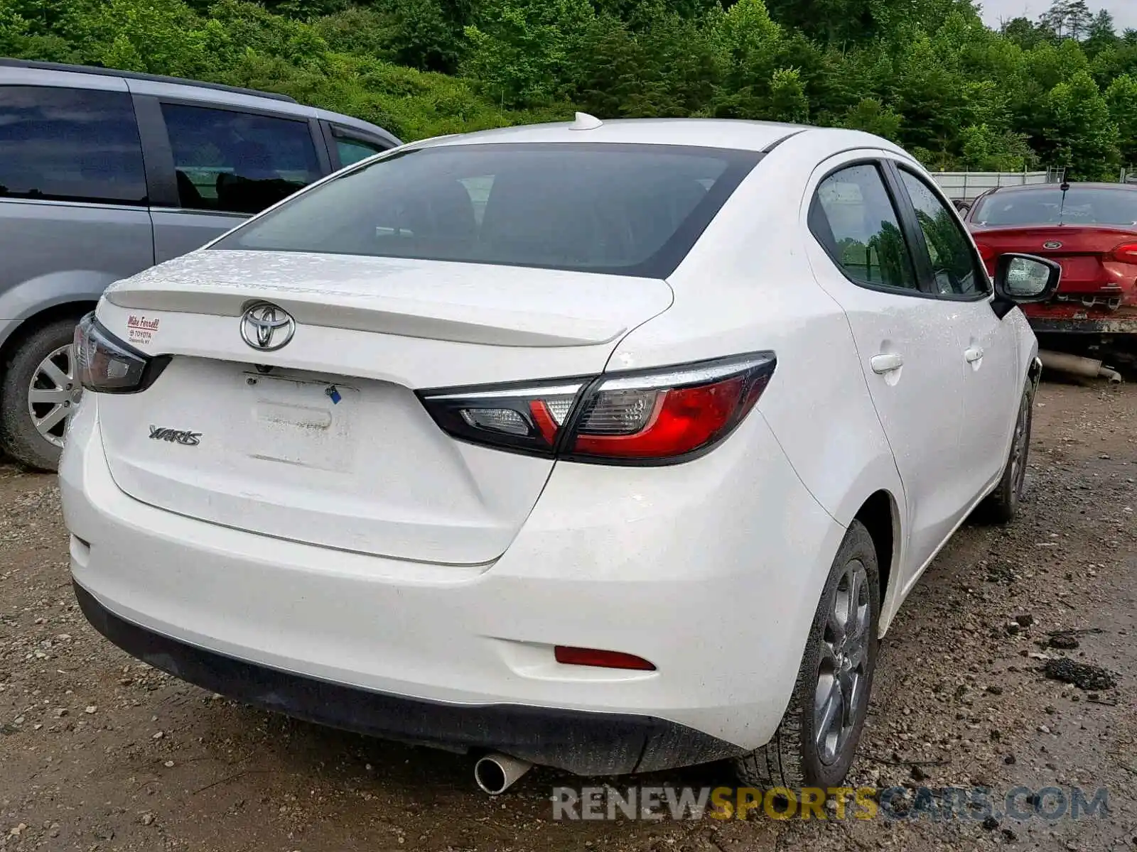 4 Фотография поврежденного автомобиля 3MYDLBYV9KY513438 TOYOTA YARIS 2019