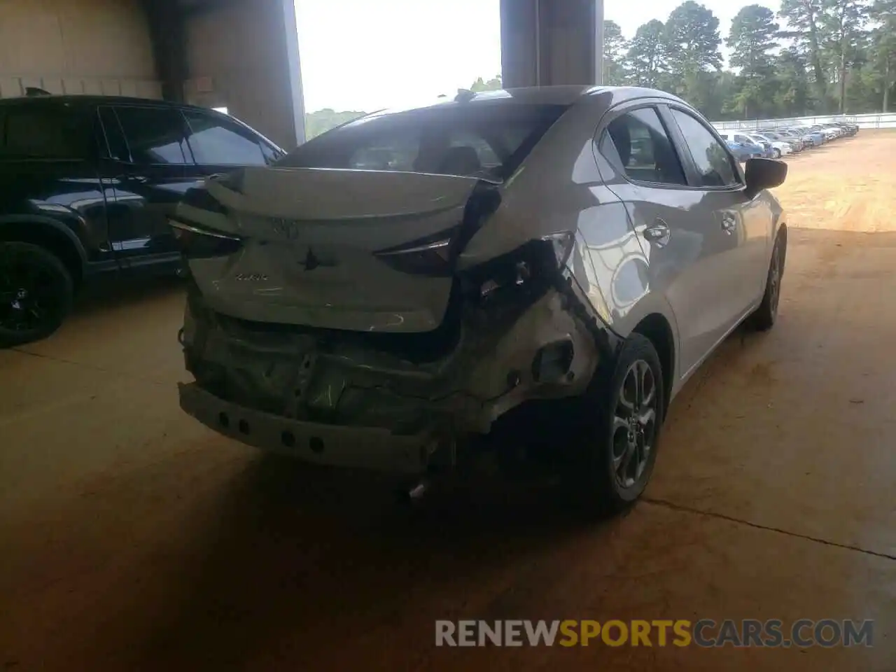 4 Photograph of a damaged car 3MYDLBYV9KY513732 TOYOTA YARIS 2019