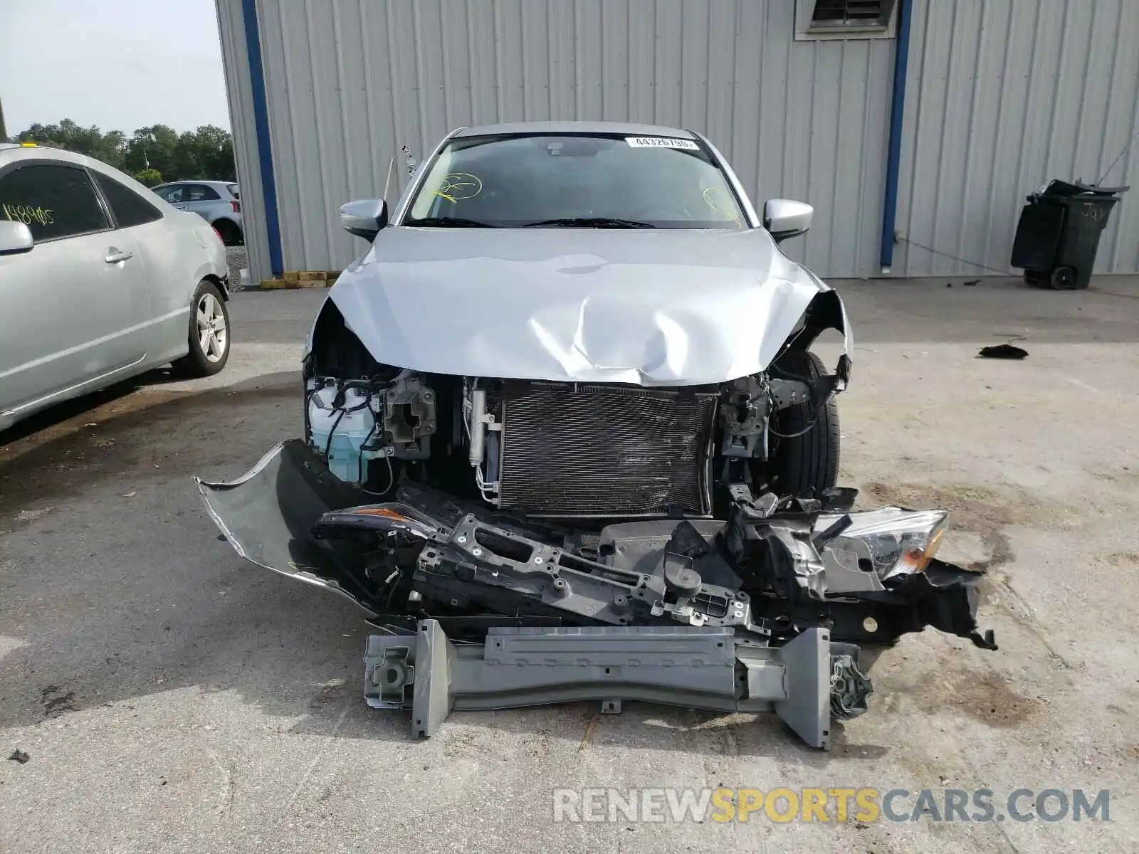 9 Photograph of a damaged car 3MYDLBYV9KY514766 TOYOTA YARIS 2019