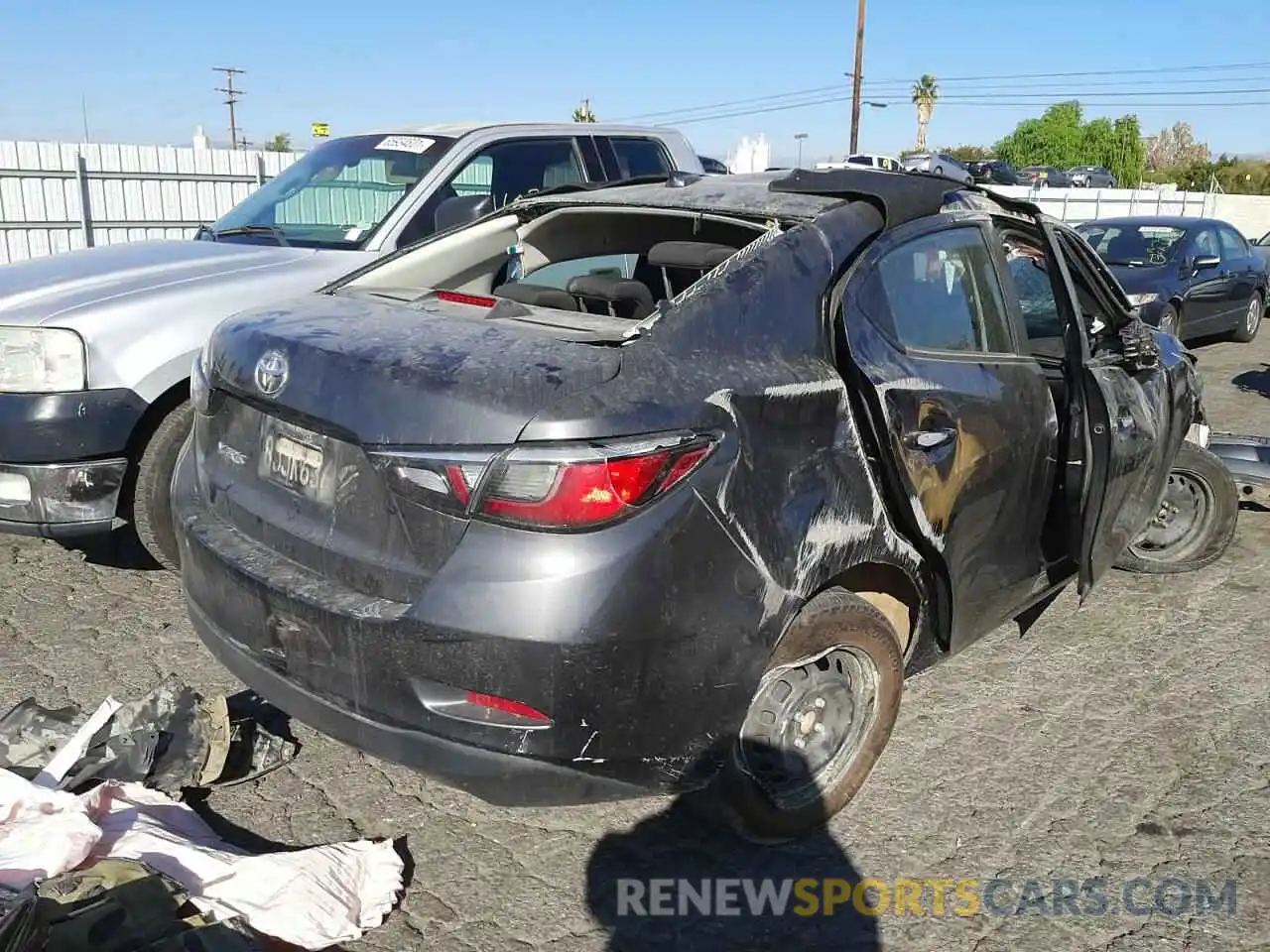 4 Photograph of a damaged car 3MYDLBYV9KY515030 TOYOTA YARIS 2019