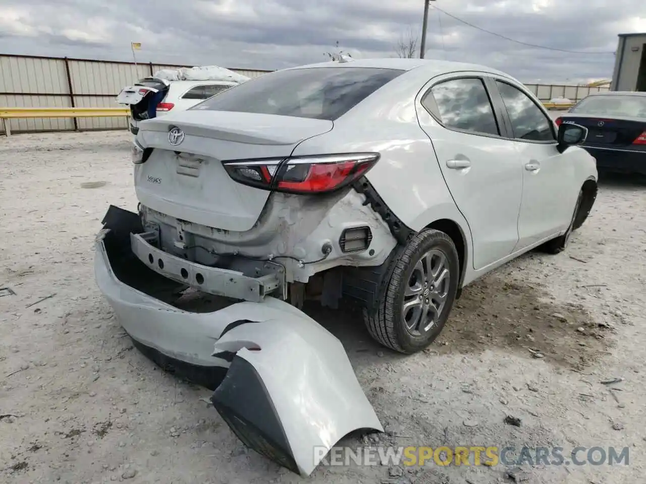 4 Photograph of a damaged car 3MYDLBYV9KY515383 TOYOTA YARIS 2019