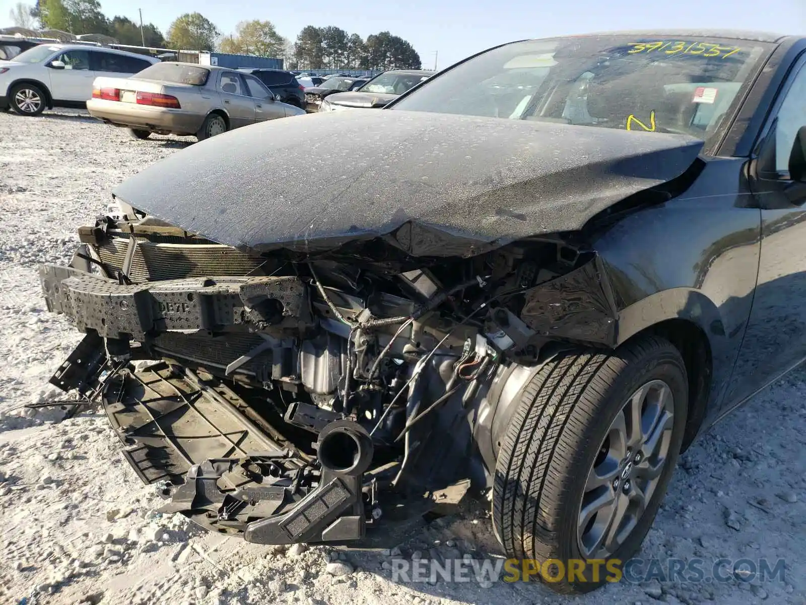 9 Photograph of a damaged car 3MYDLBYV9KY515562 TOYOTA YARIS 2019