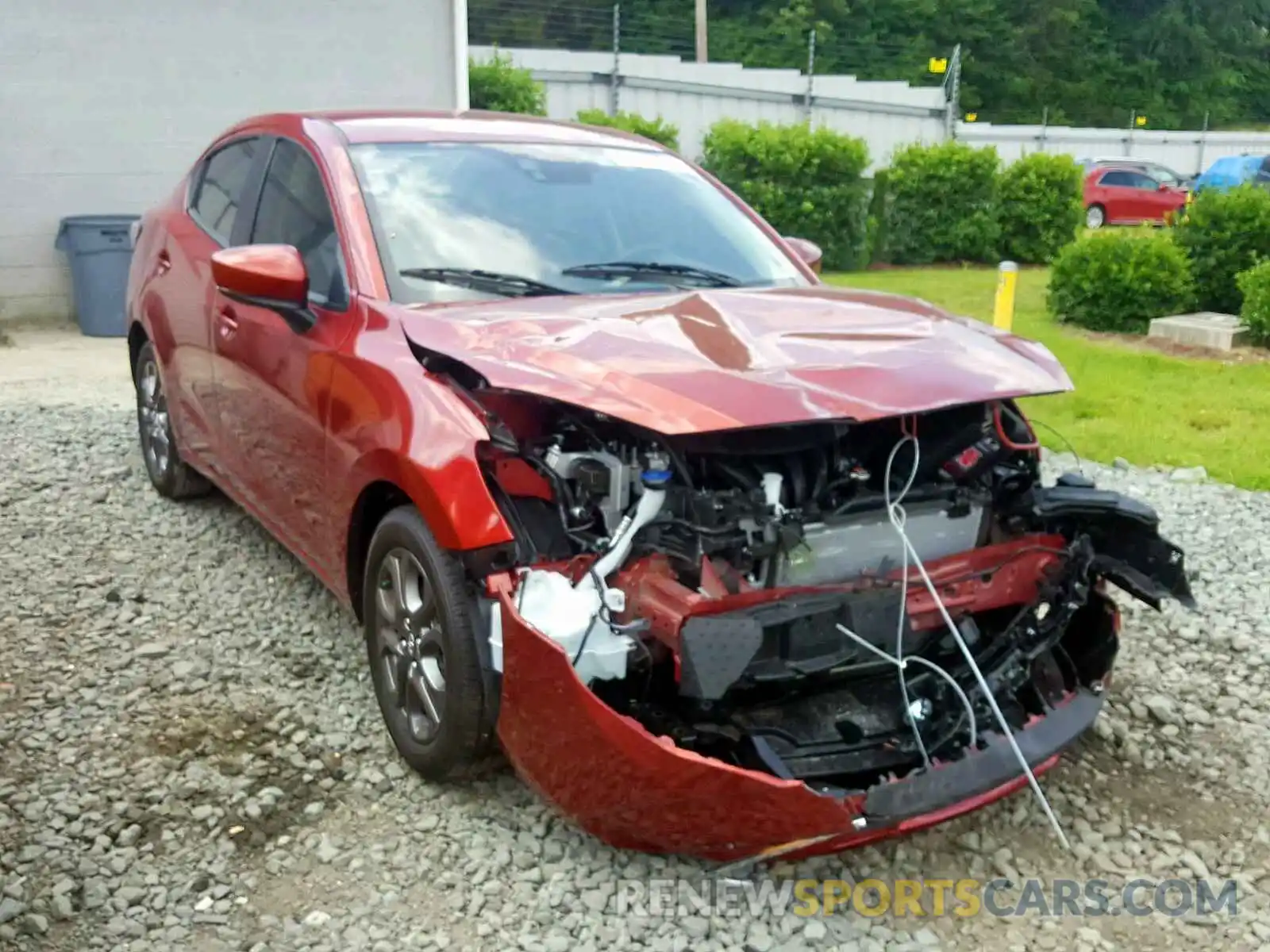 1 Photograph of a damaged car 3MYDLBYV9KY515836 TOYOTA YARIS 2019